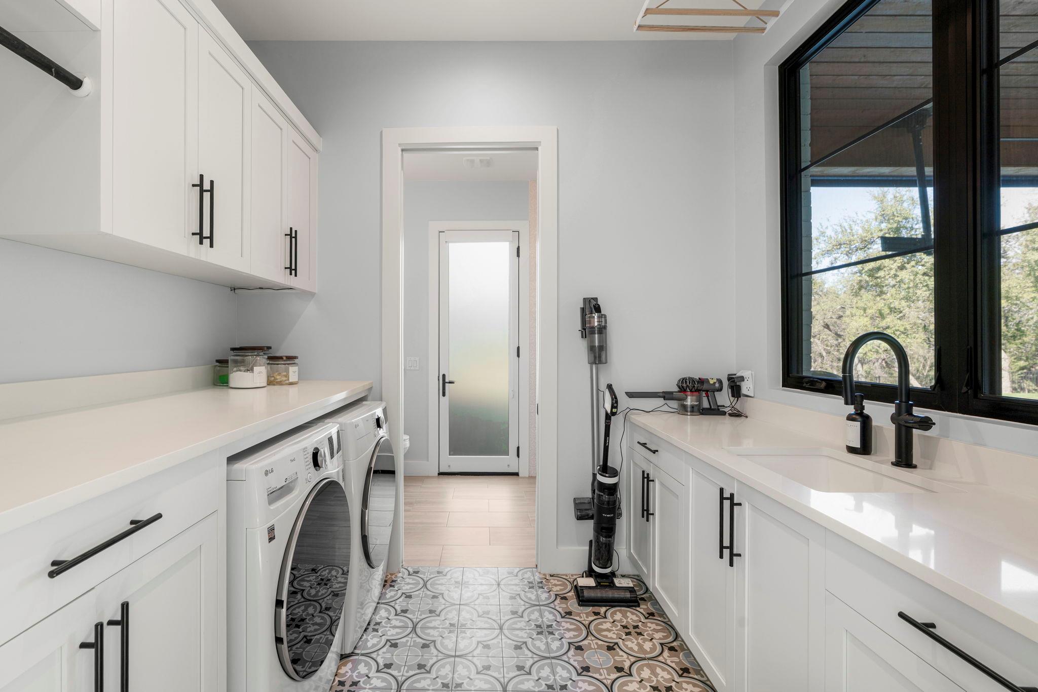 243 Emerald Point Cv, Driftwood, TX 78619