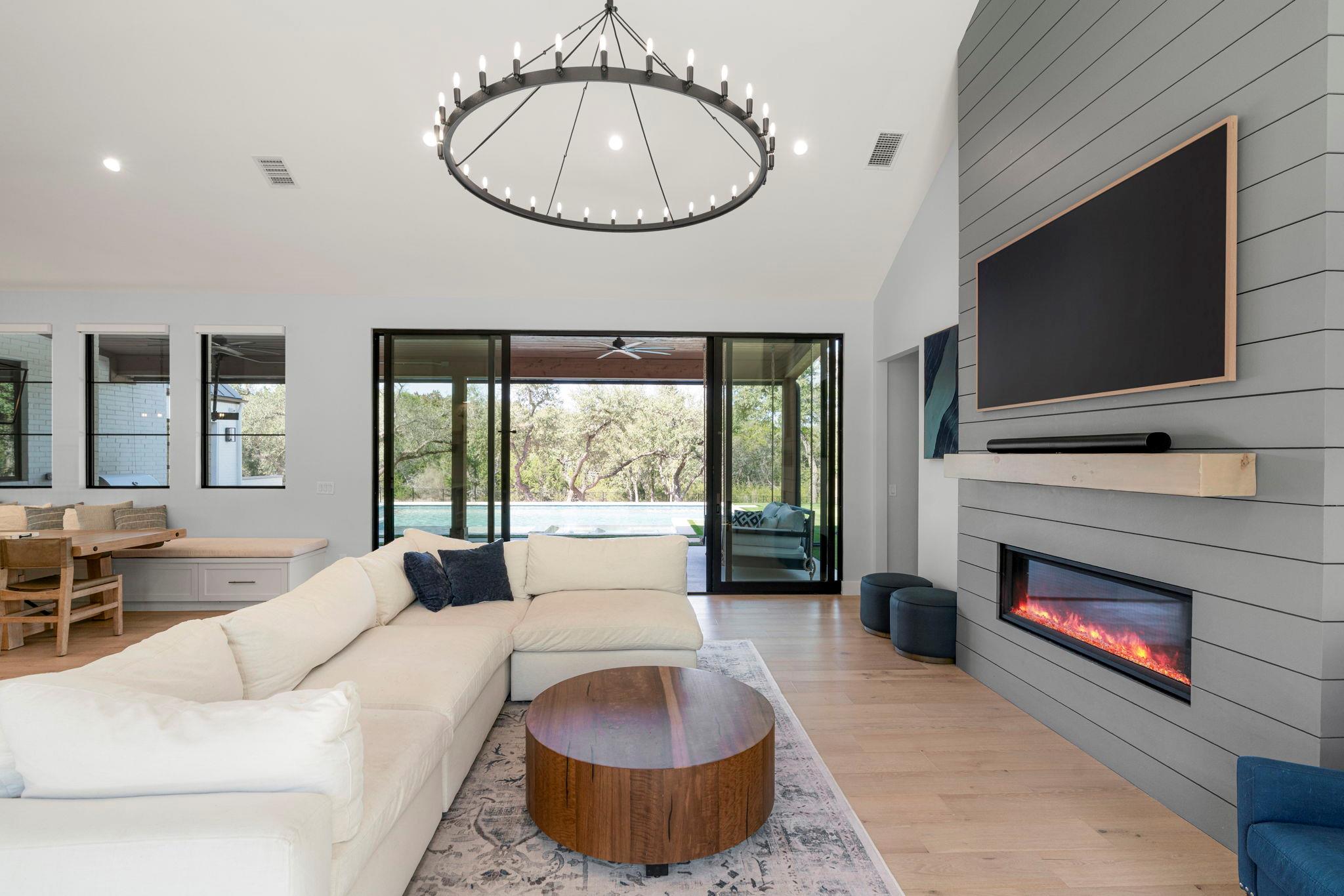 243 Emerald Point Cv, Driftwood, TX 78619