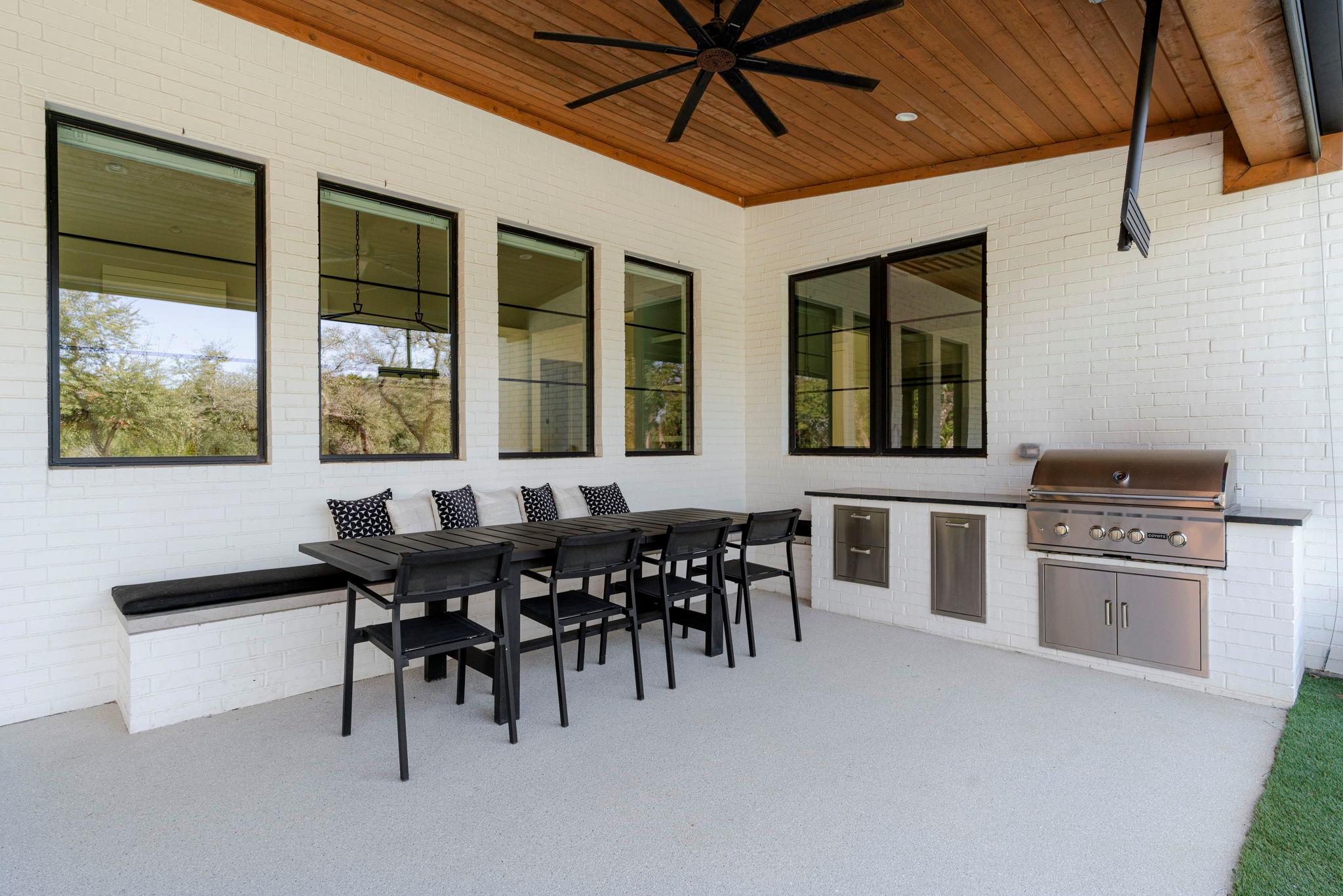 243 Emerald Point Cv, Driftwood, TX 78619