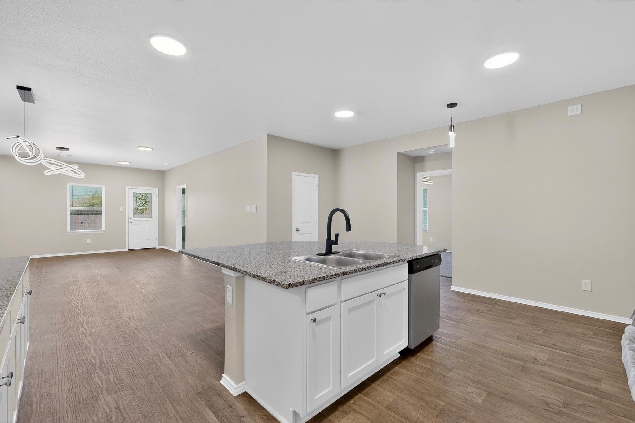 218 Sickle Loop, Kyle, TX 78640