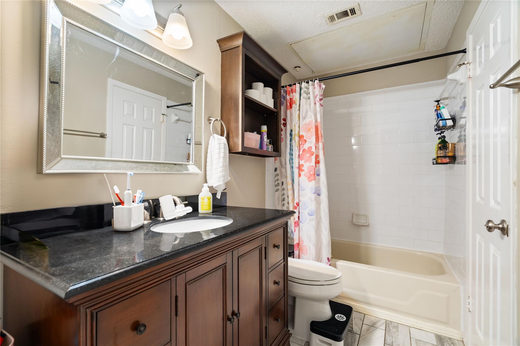 807 W 25th St # 307, Austin, TX 78705