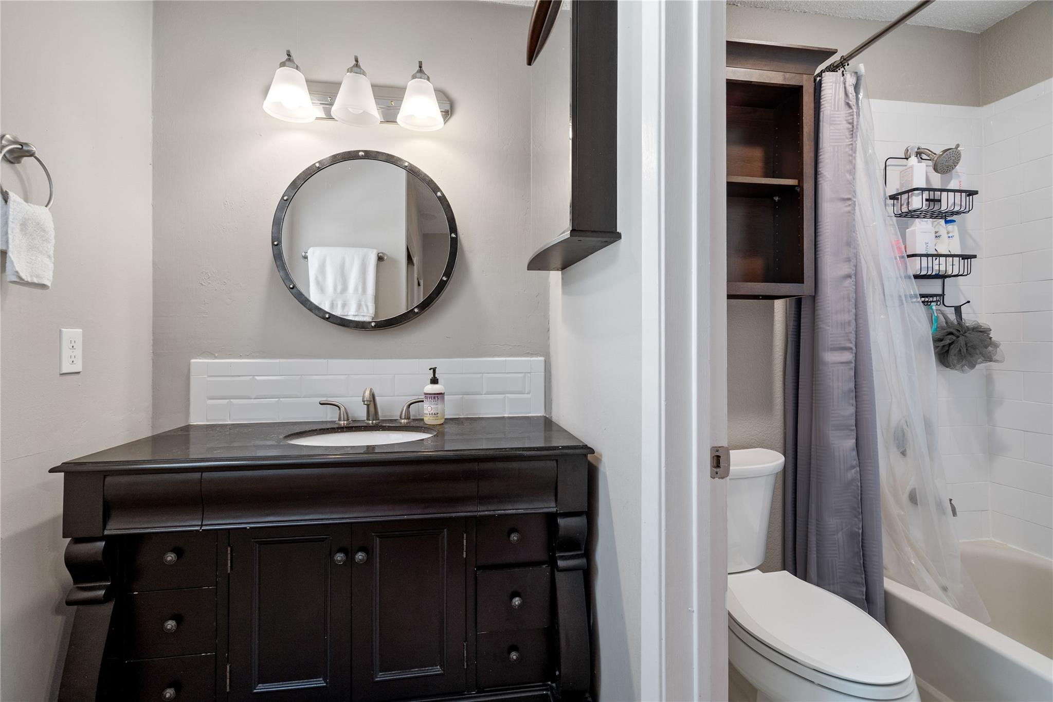 807 W 25th St # 307, Austin, TX 78705