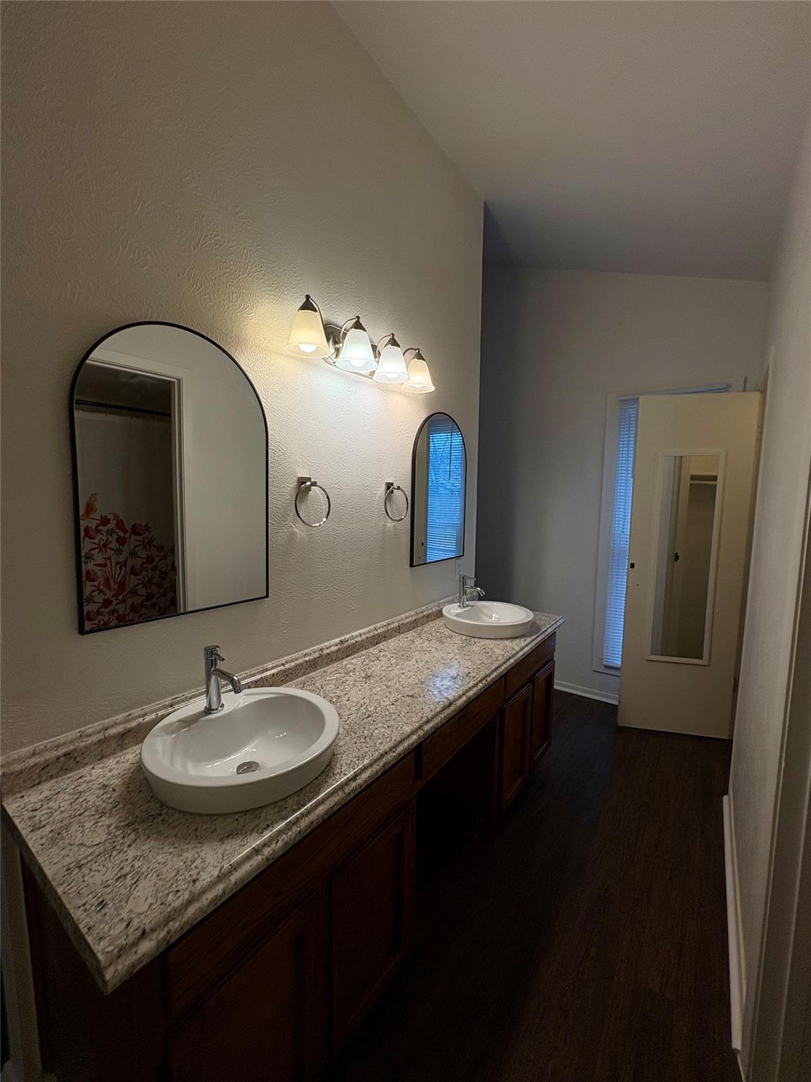 6200 Woodhue Dr, Austin, TX 78745