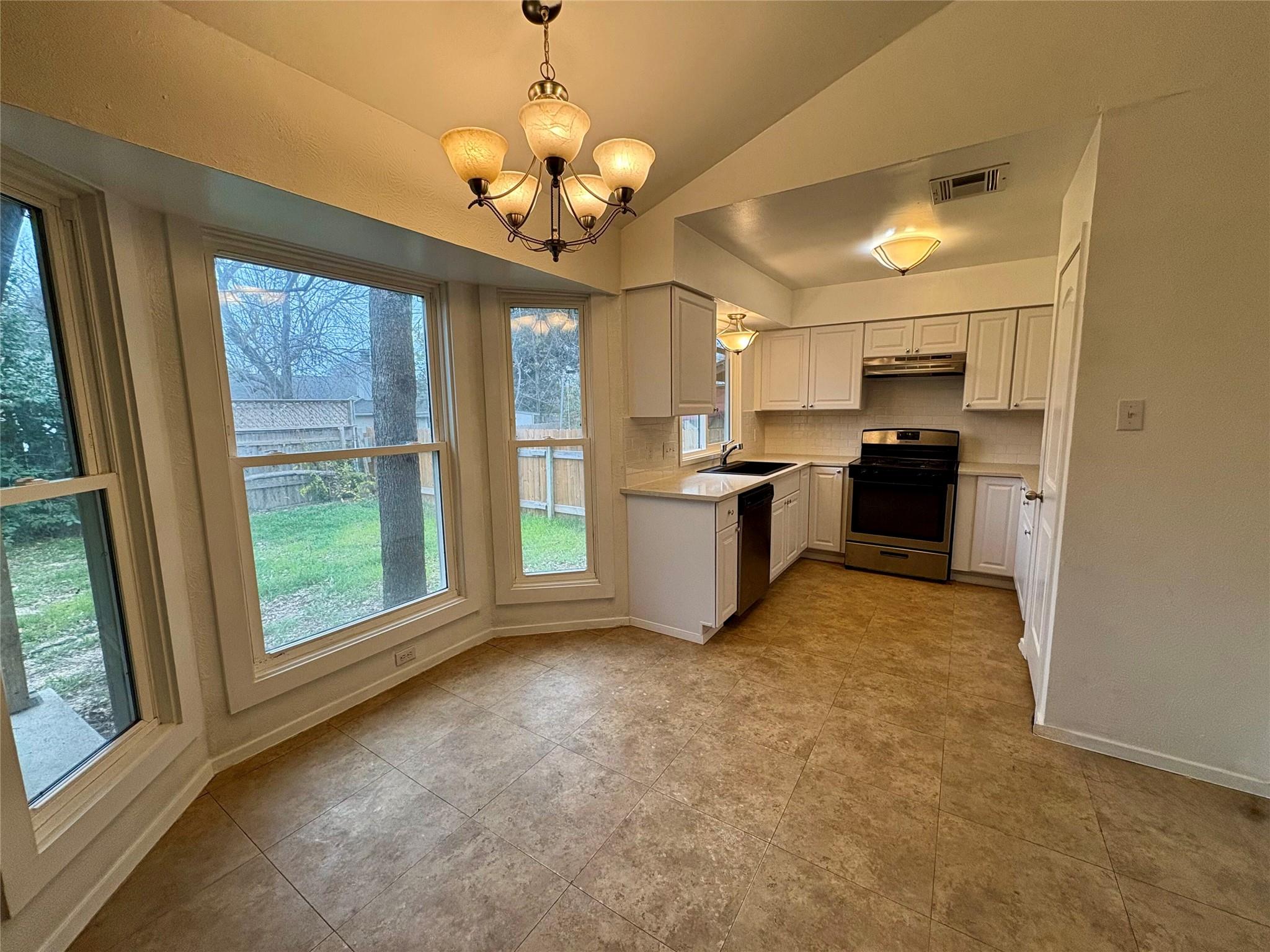 6200 Woodhue Dr, Austin, TX 78745