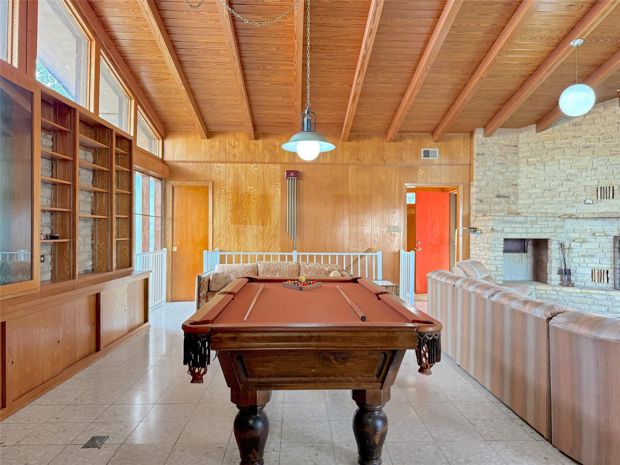 937 Hillcrest Frst, Canyon Lake, TX 78133