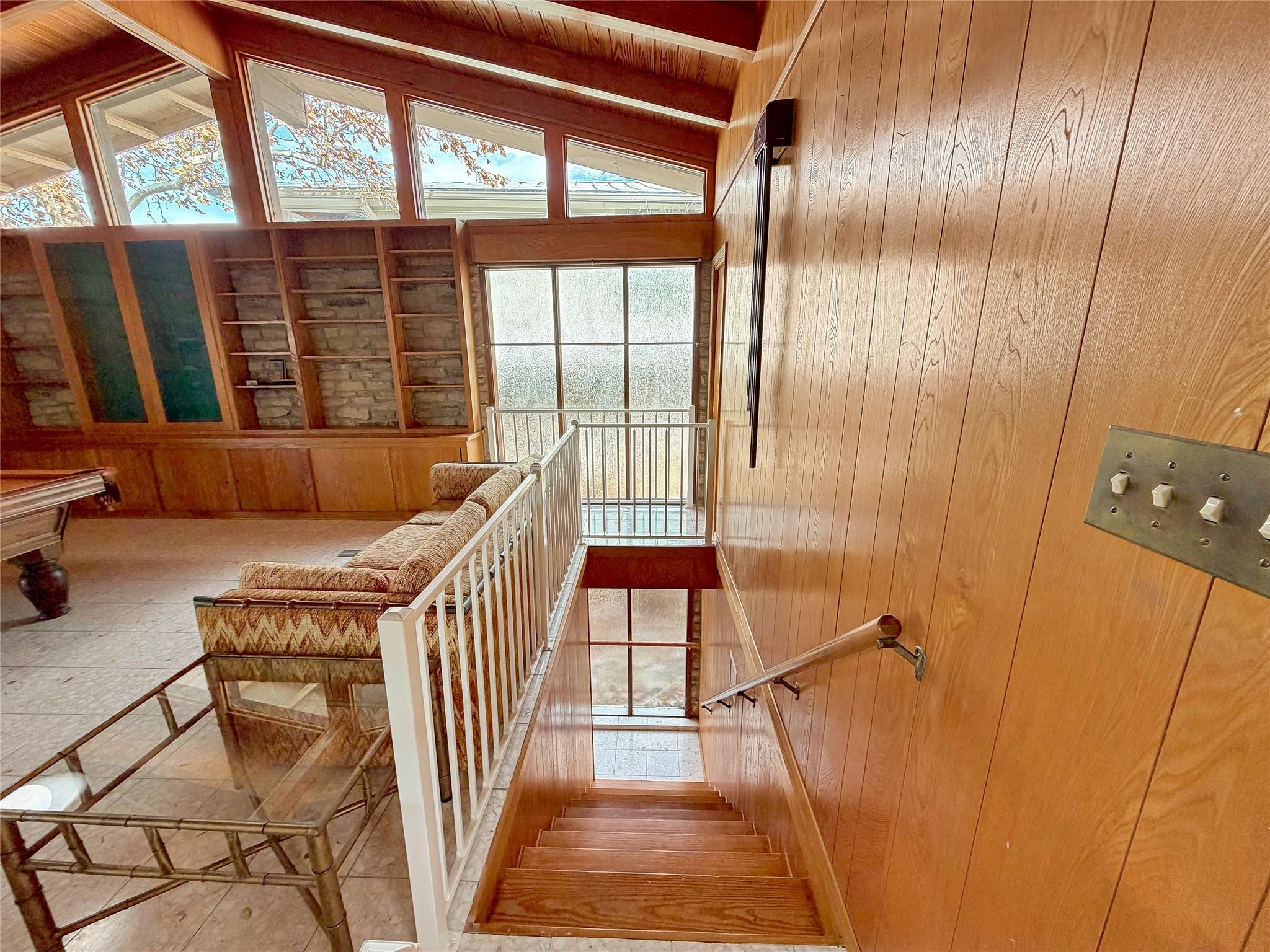 937 Hillcrest Frst, Canyon Lake, TX 78133