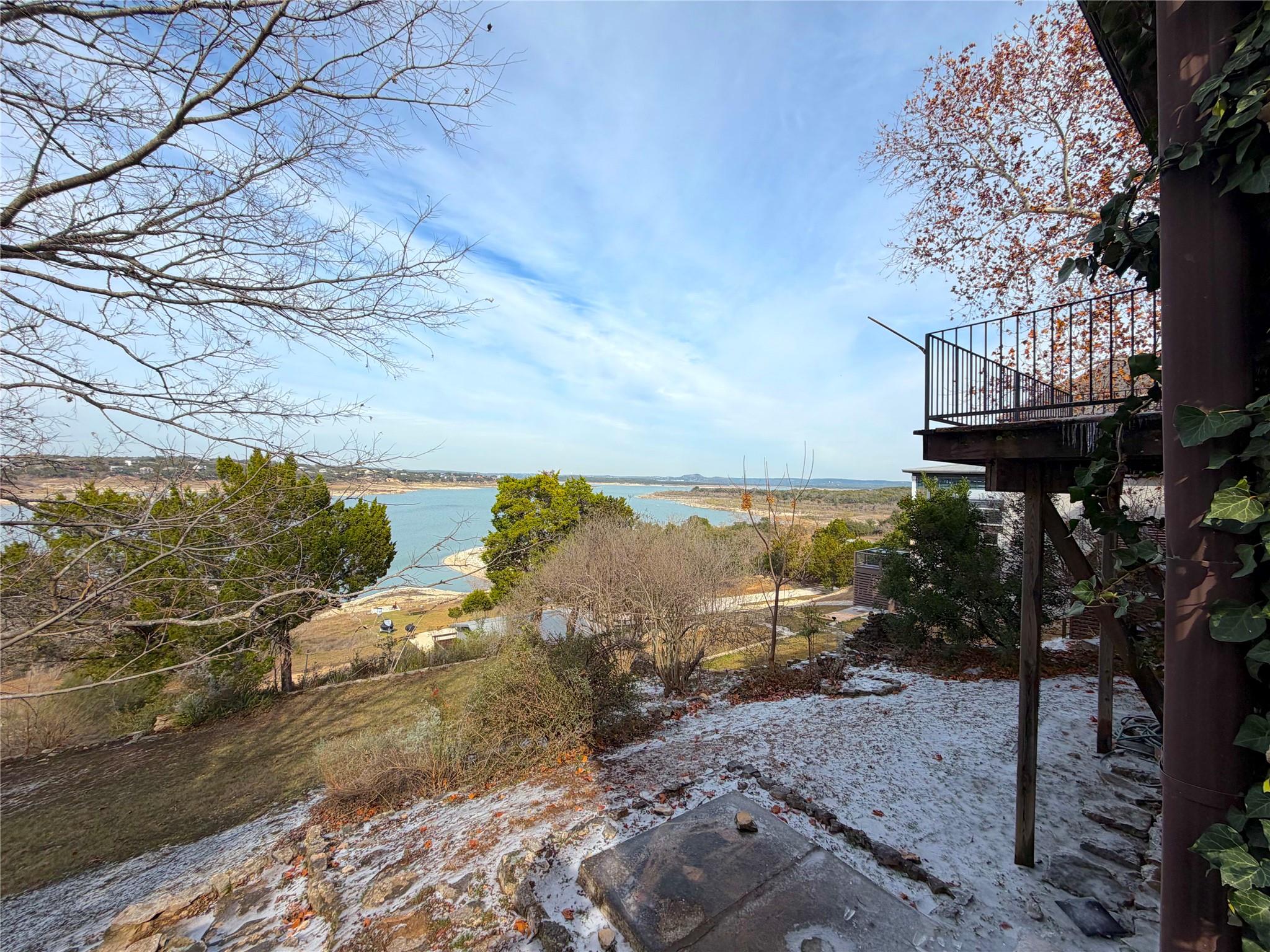 937 Hillcrest Frst, Canyon Lake, TX 78133