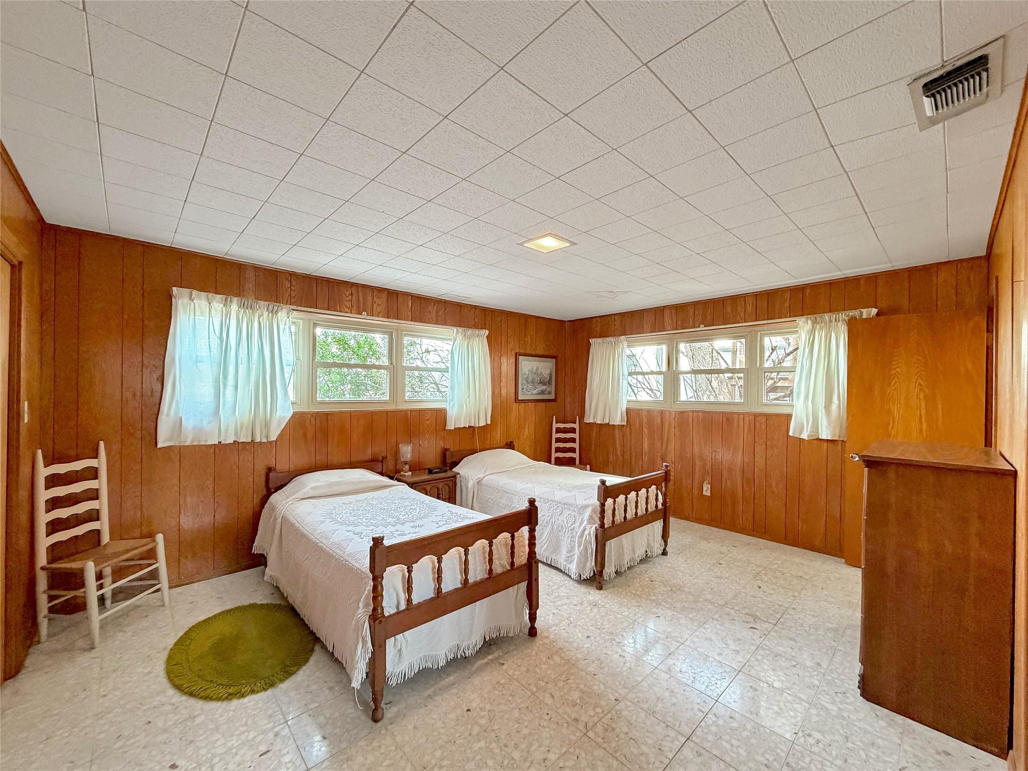 937 Hillcrest Frst, Canyon Lake, TX 78133