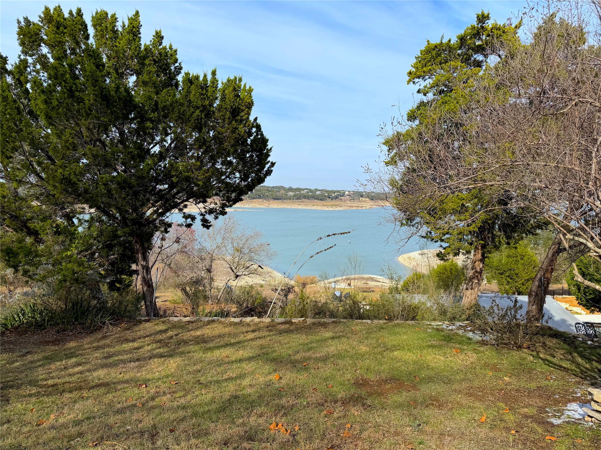 937 Hillcrest Frst, Canyon Lake, TX 78133