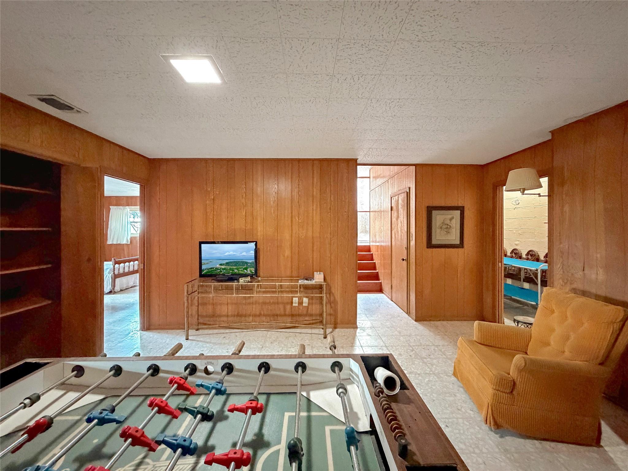 937 Hillcrest Frst, Canyon Lake, TX 78133