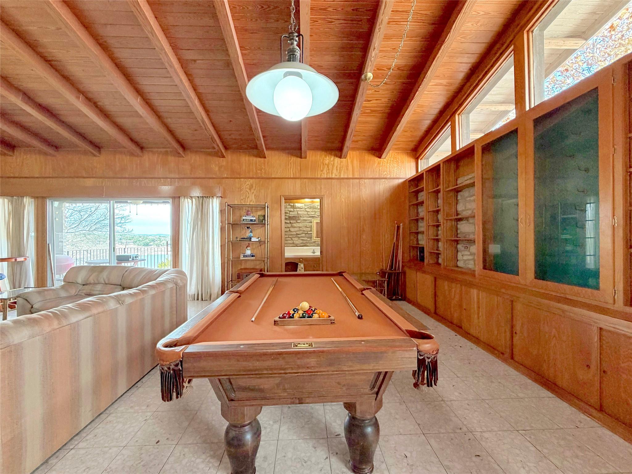 937 Hillcrest Frst, Canyon Lake, TX 78133