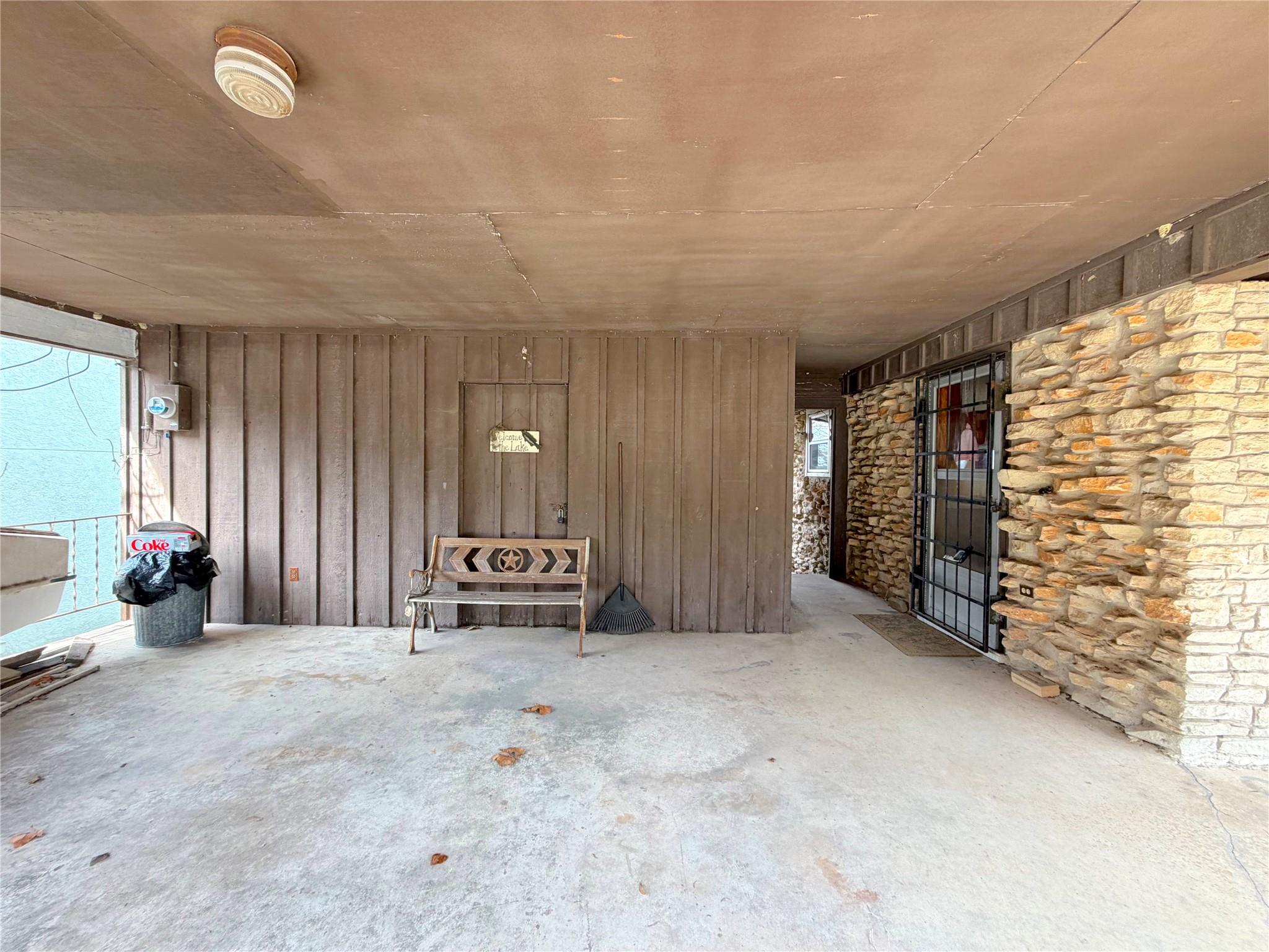 937 Hillcrest Frst, Canyon Lake, TX 78133