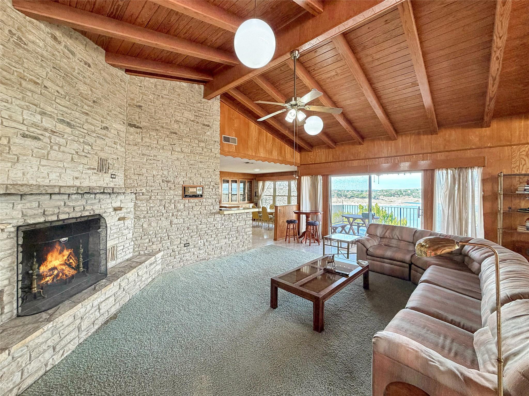 937 Hillcrest Frst, Canyon Lake, TX 78133