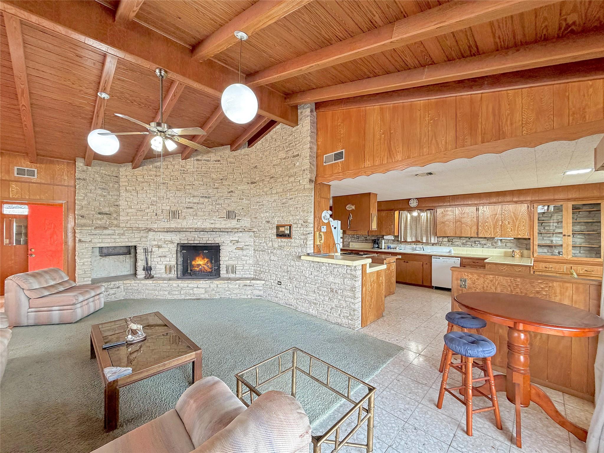 937 Hillcrest Frst, Canyon Lake, TX 78133