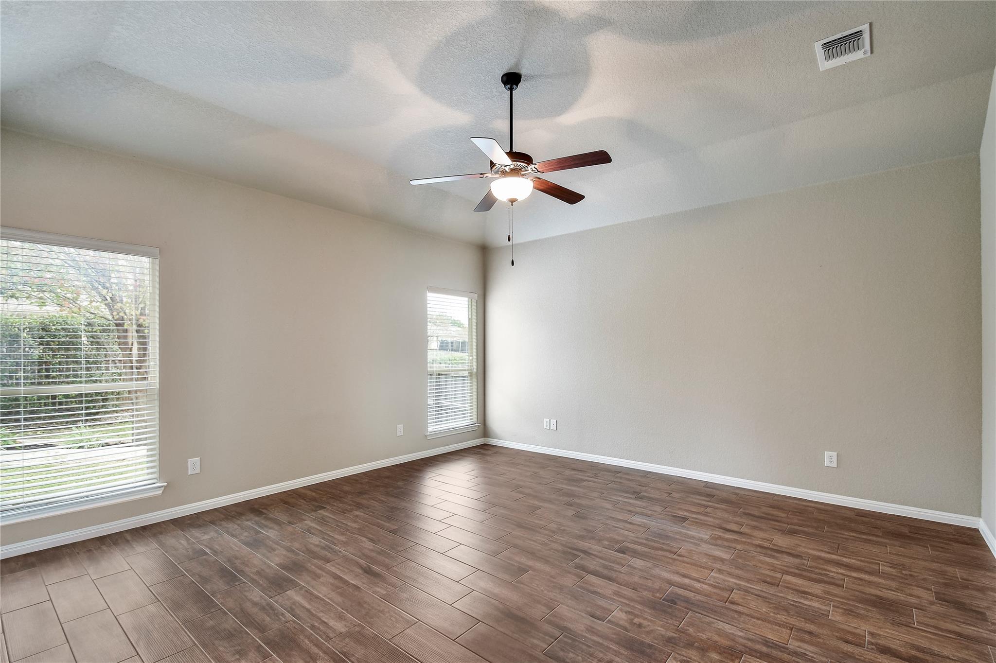 2281 Sungate Dr, New Braunfels, TX 78130