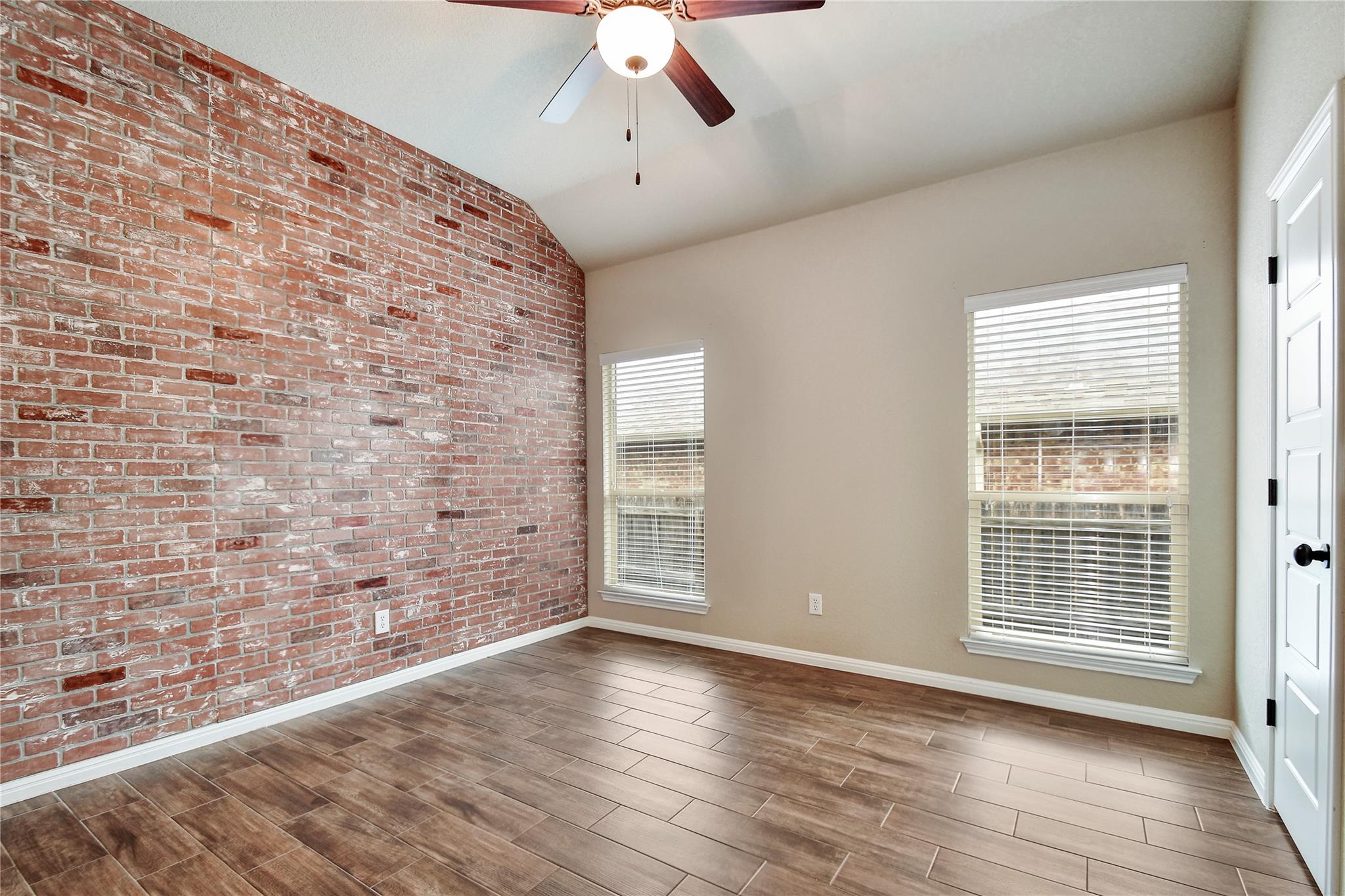 2281 Sungate Dr, New Braunfels, TX 78130