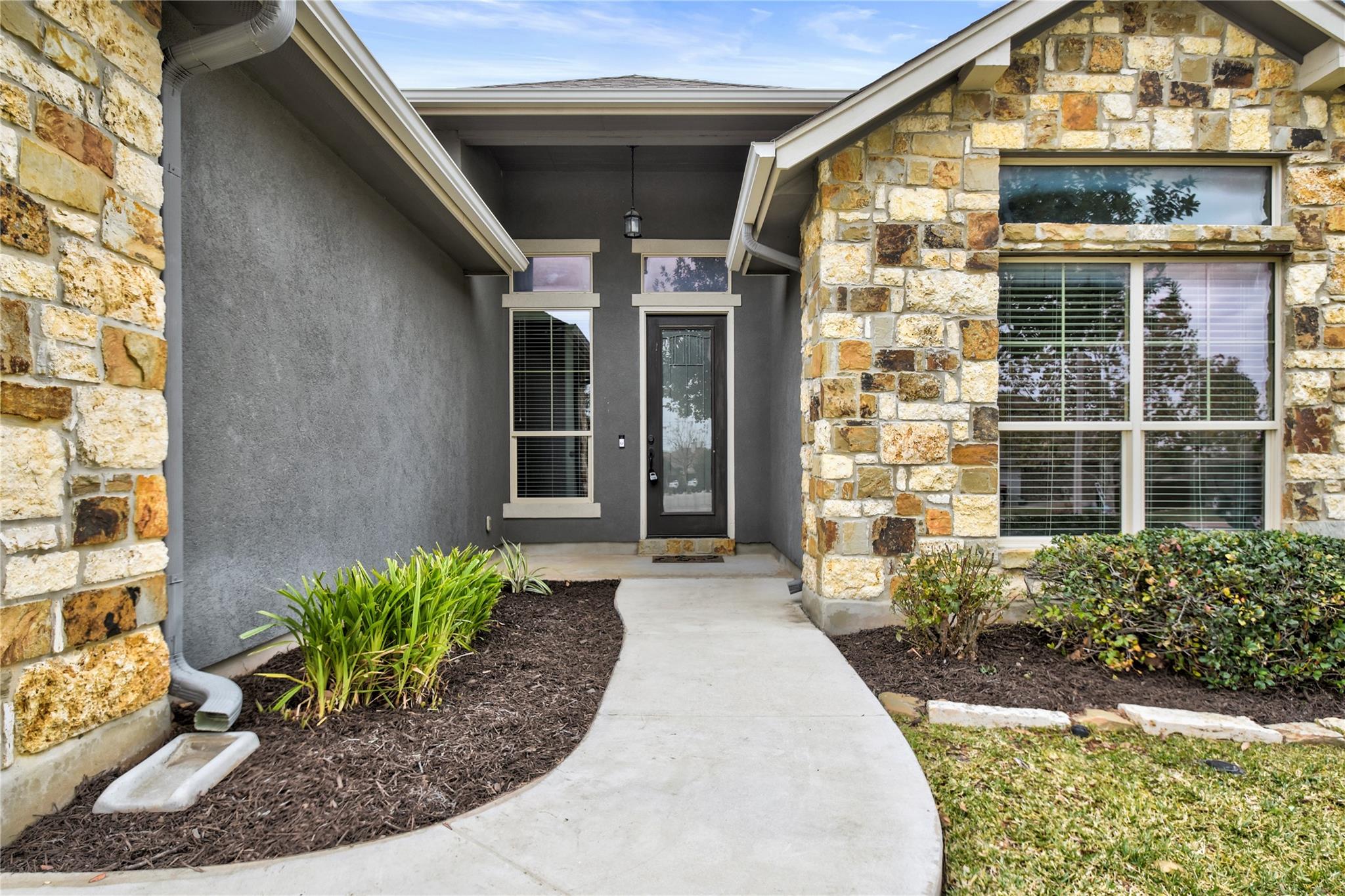 2281 Sungate Dr, New Braunfels, TX 78130