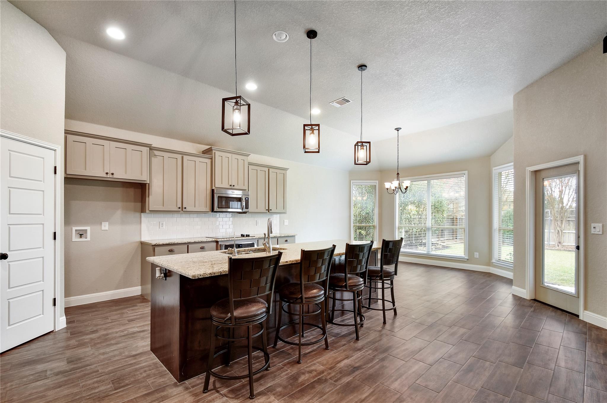 2281 Sungate Dr, New Braunfels, TX 78130