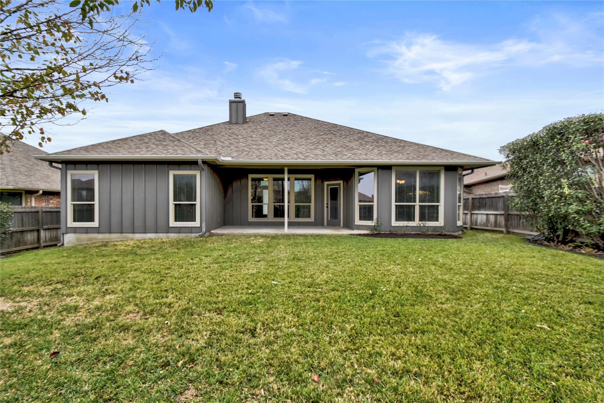 2281 Sungate Dr, New Braunfels, TX 78130