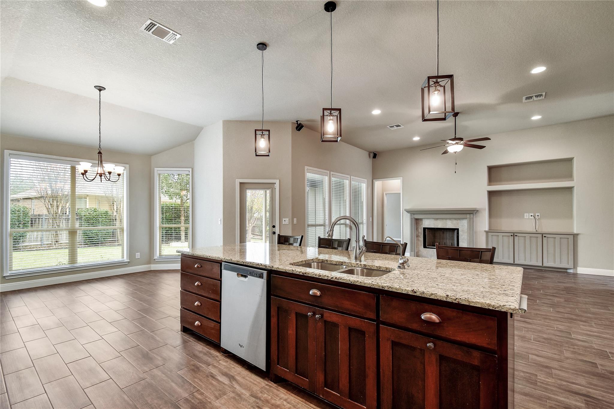 2281 Sungate Dr, New Braunfels, TX 78130