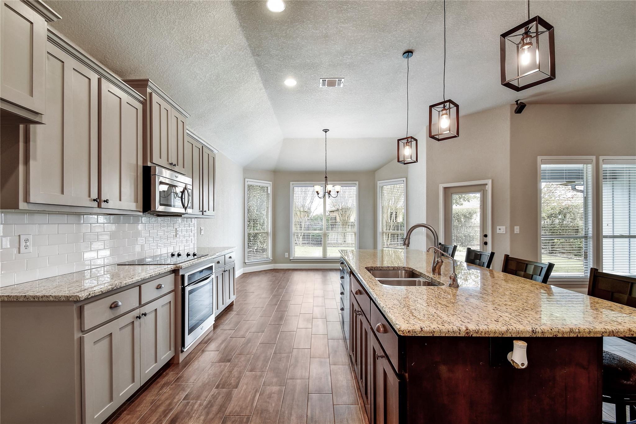 2281 Sungate Dr, New Braunfels, TX 78130