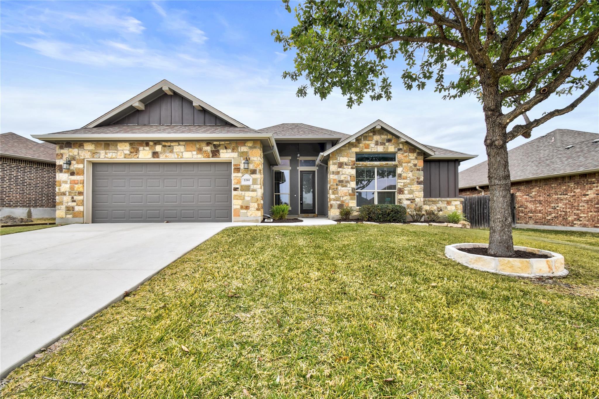 2281 Sungate Dr, New Braunfels, TX 78130
