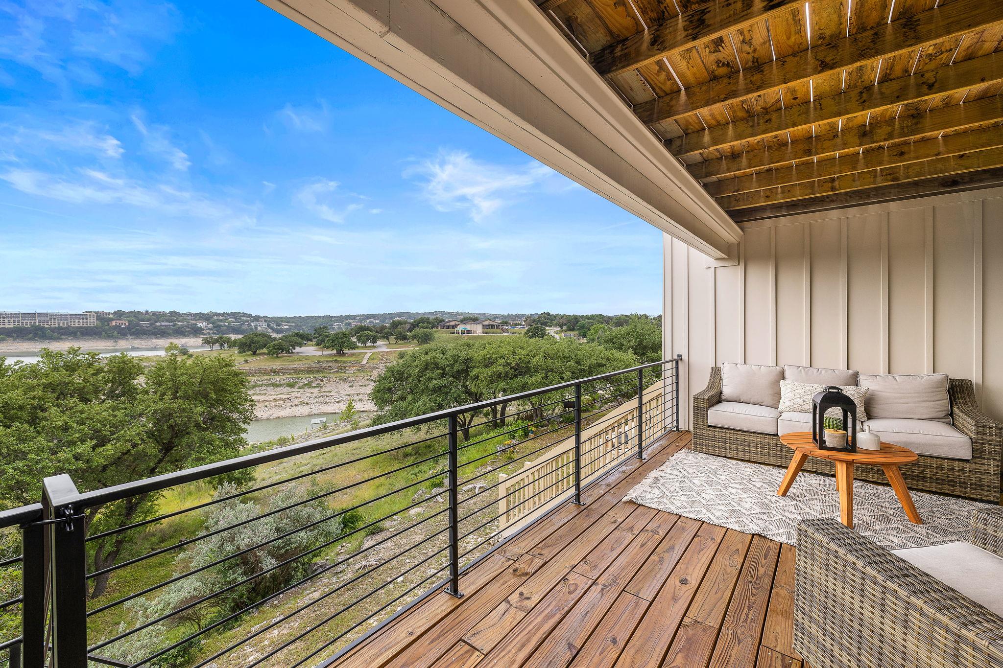 305 Venture Blvd S, Lago Vista, TX 78645