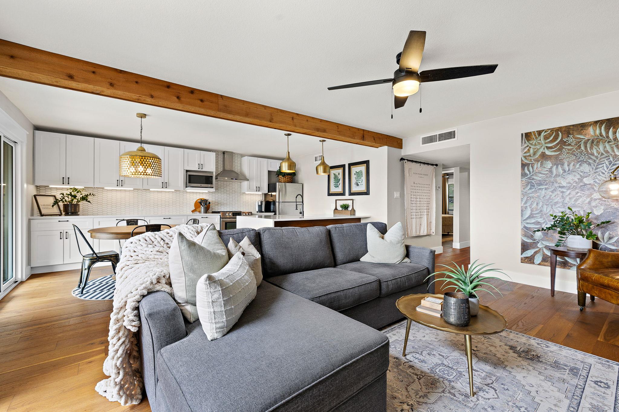 305 Venture Blvd S, Lago Vista, TX 78645