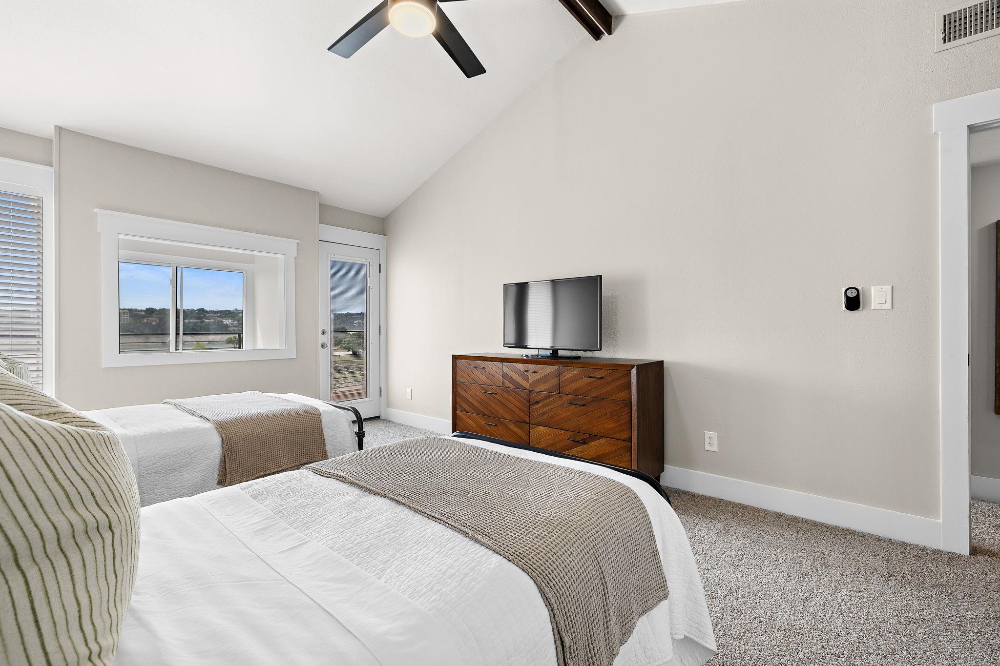 305 Venture Blvd S, Lago Vista, TX 78645