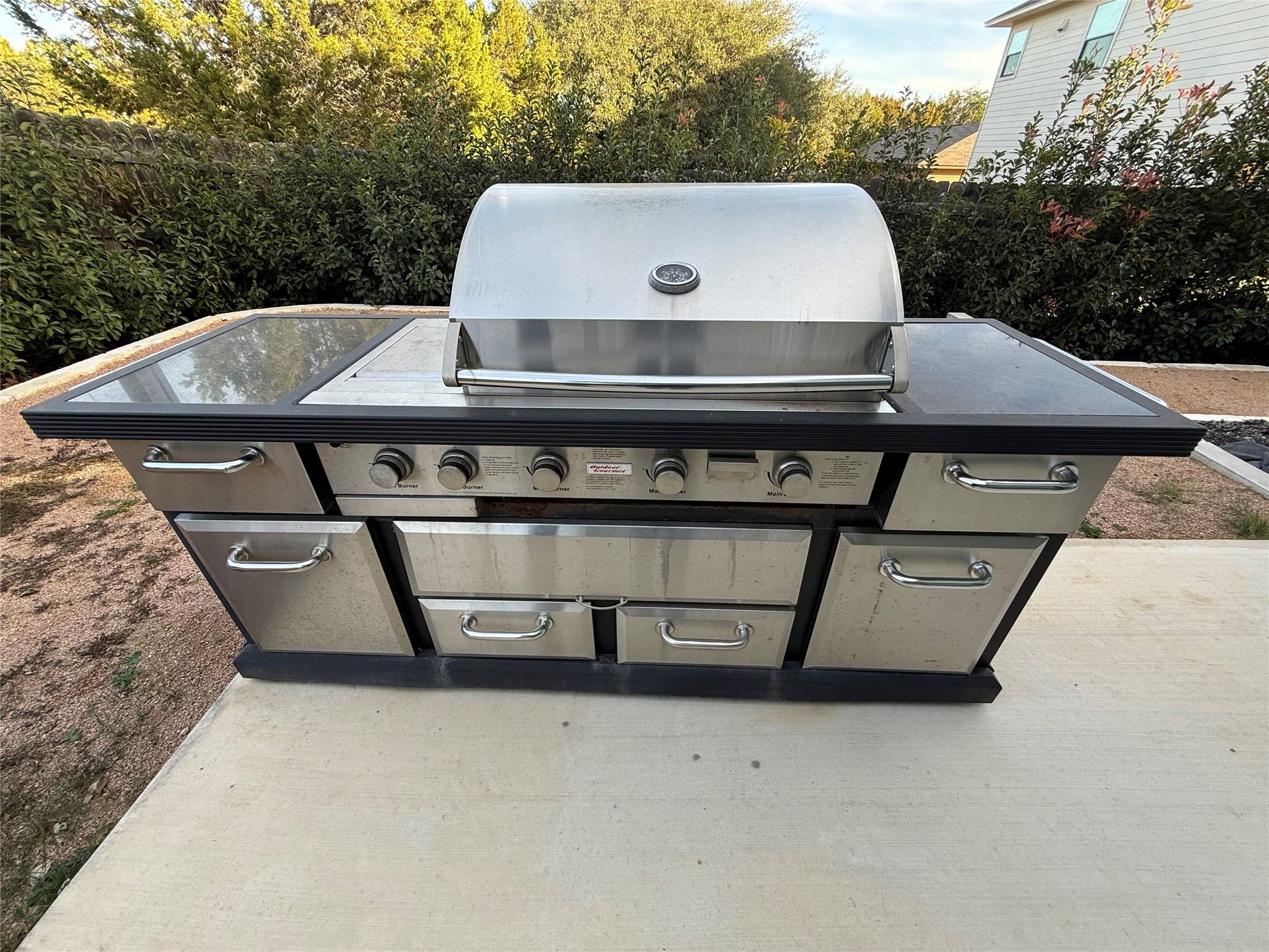 410 Summit Ridge Dr N, Point Venture, TX 78645