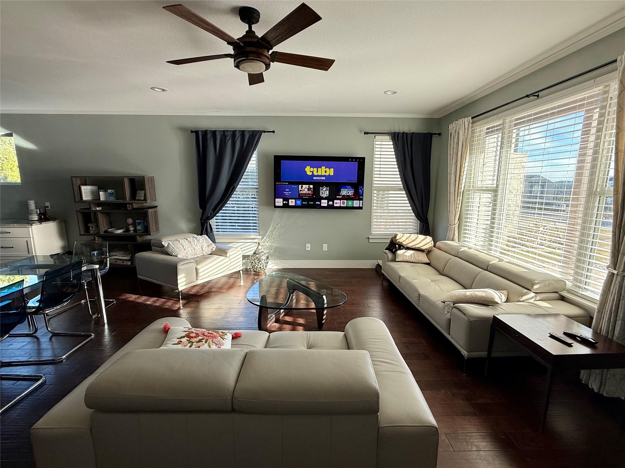 410 Summit Ridge Dr N, Point Venture, TX 78645