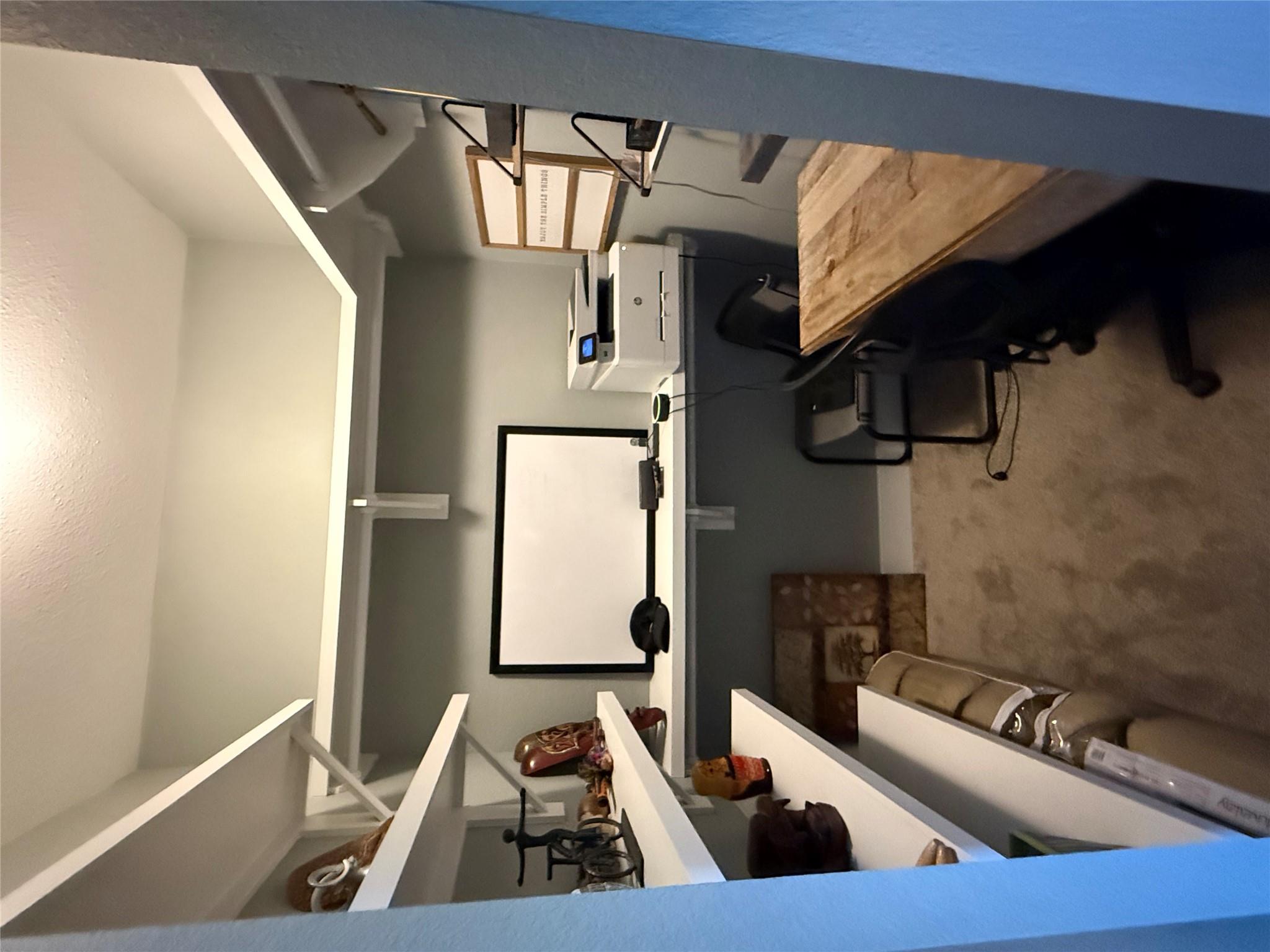 410 Summit Ridge Dr N, Point Venture, TX 78645