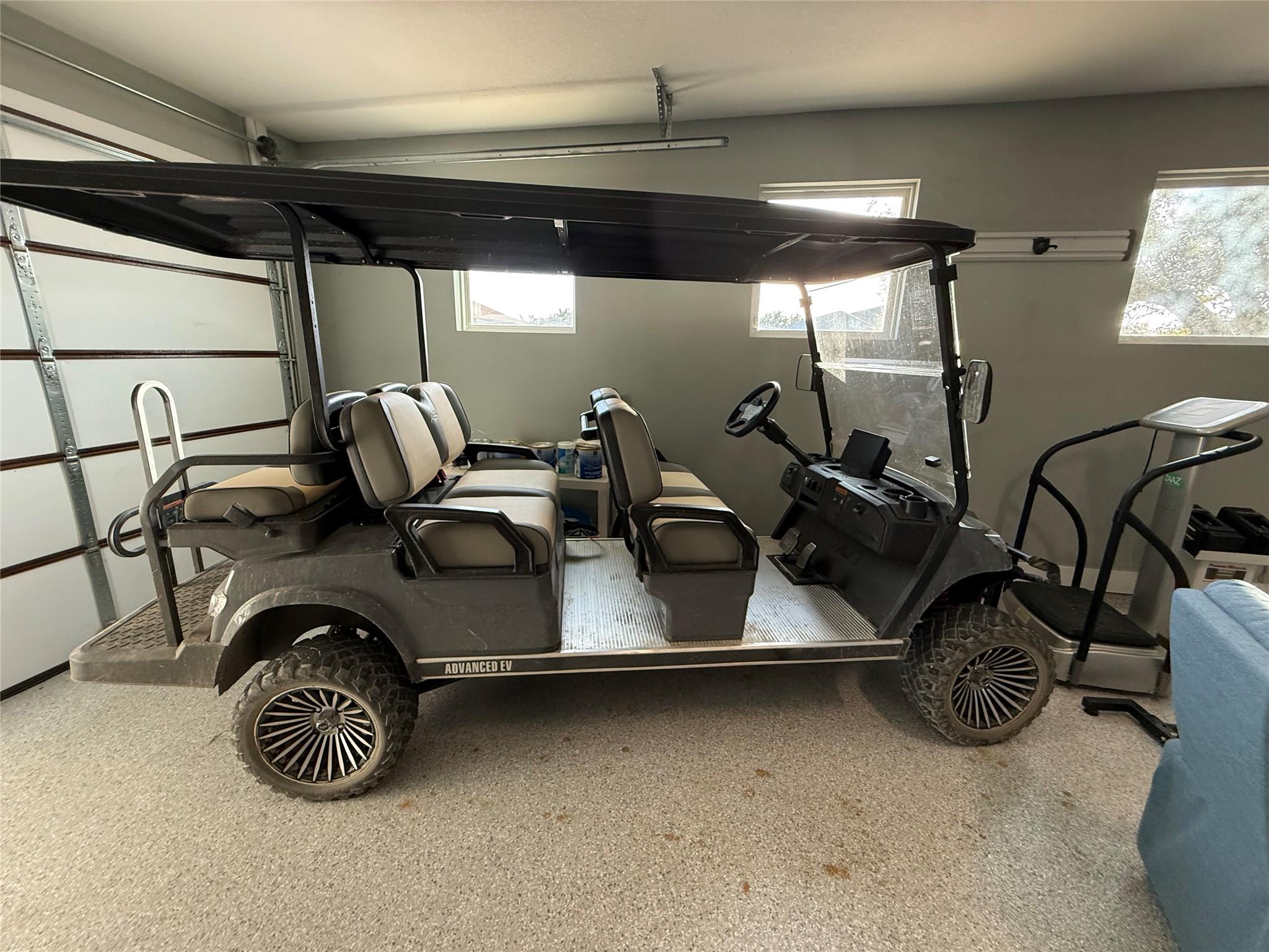 410 Summit Ridge Dr N, Point Venture, TX 78645