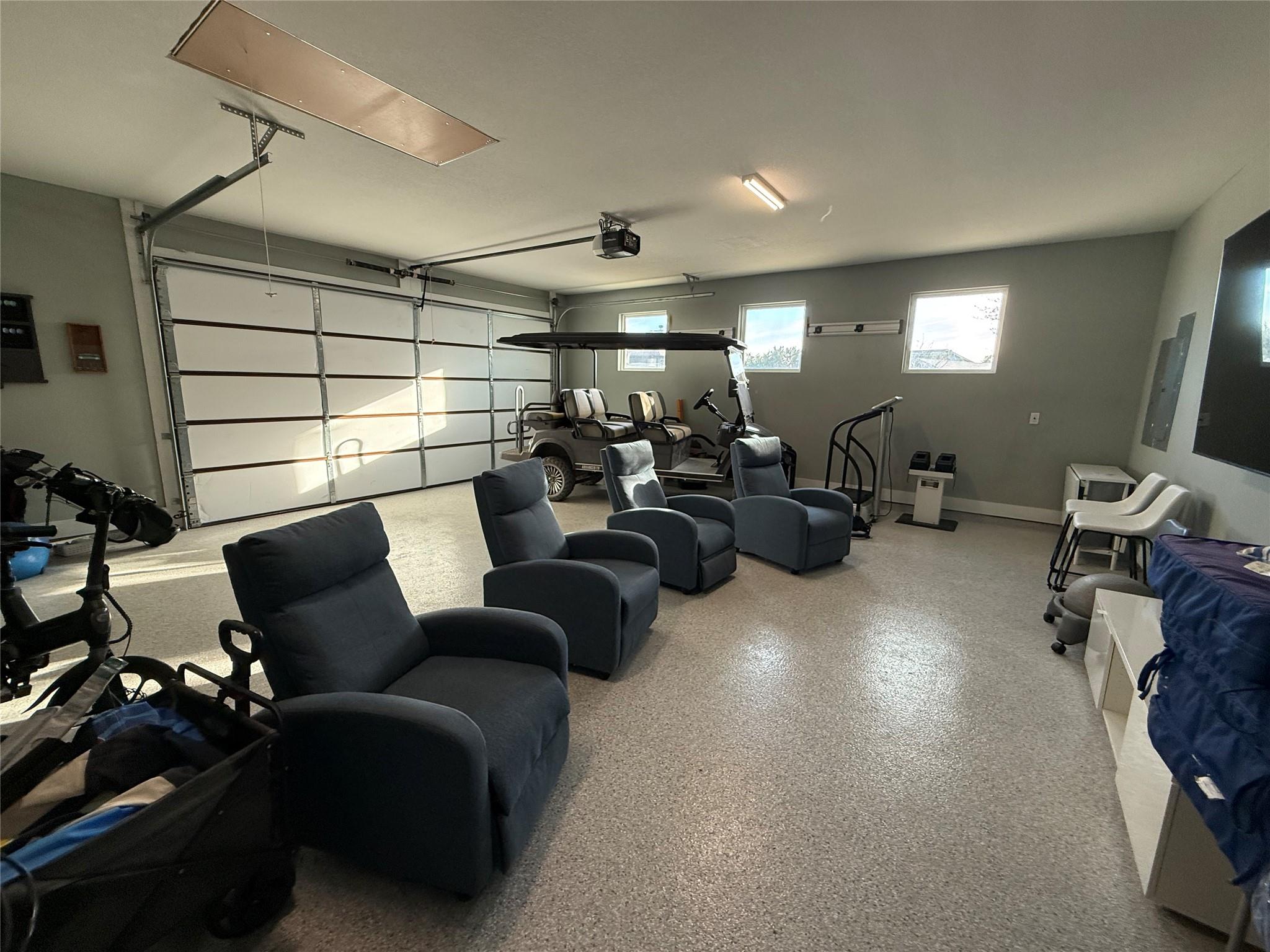 410 Summit Ridge Dr N, Point Venture, TX 78645