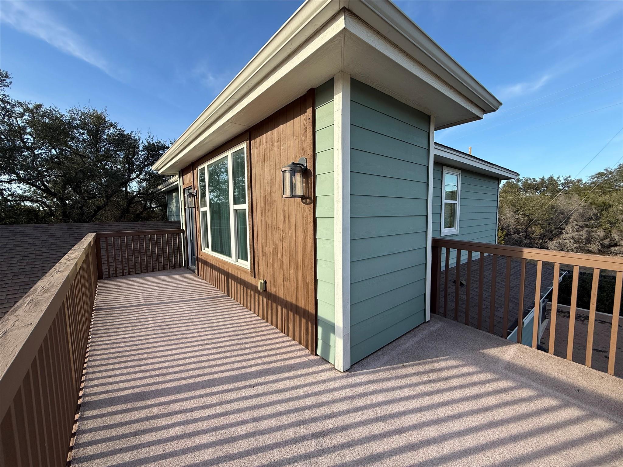 410 Summit Ridge Dr N, Point Venture, TX 78645