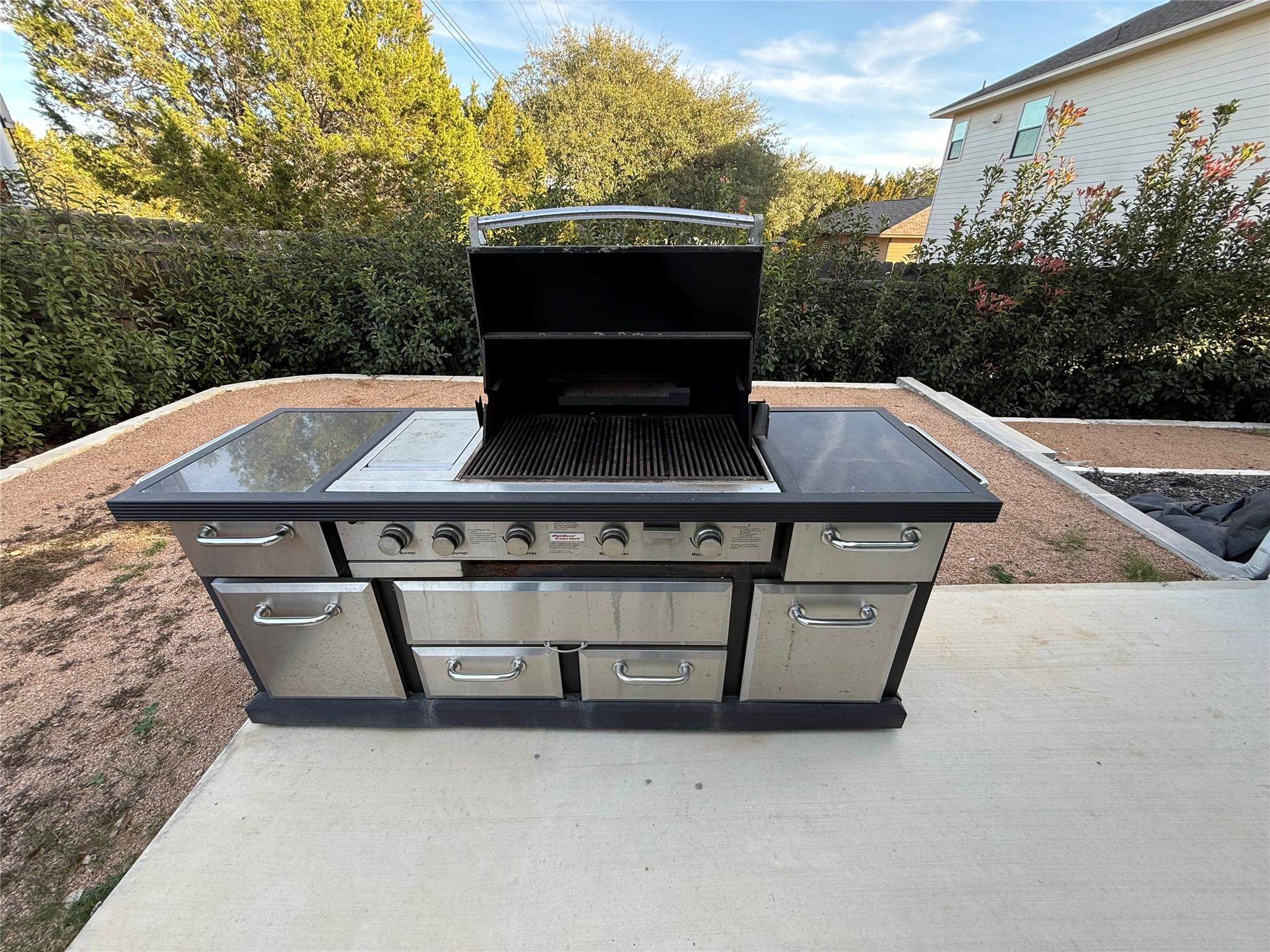 410 Summit Ridge Dr N, Point Venture, TX 78645