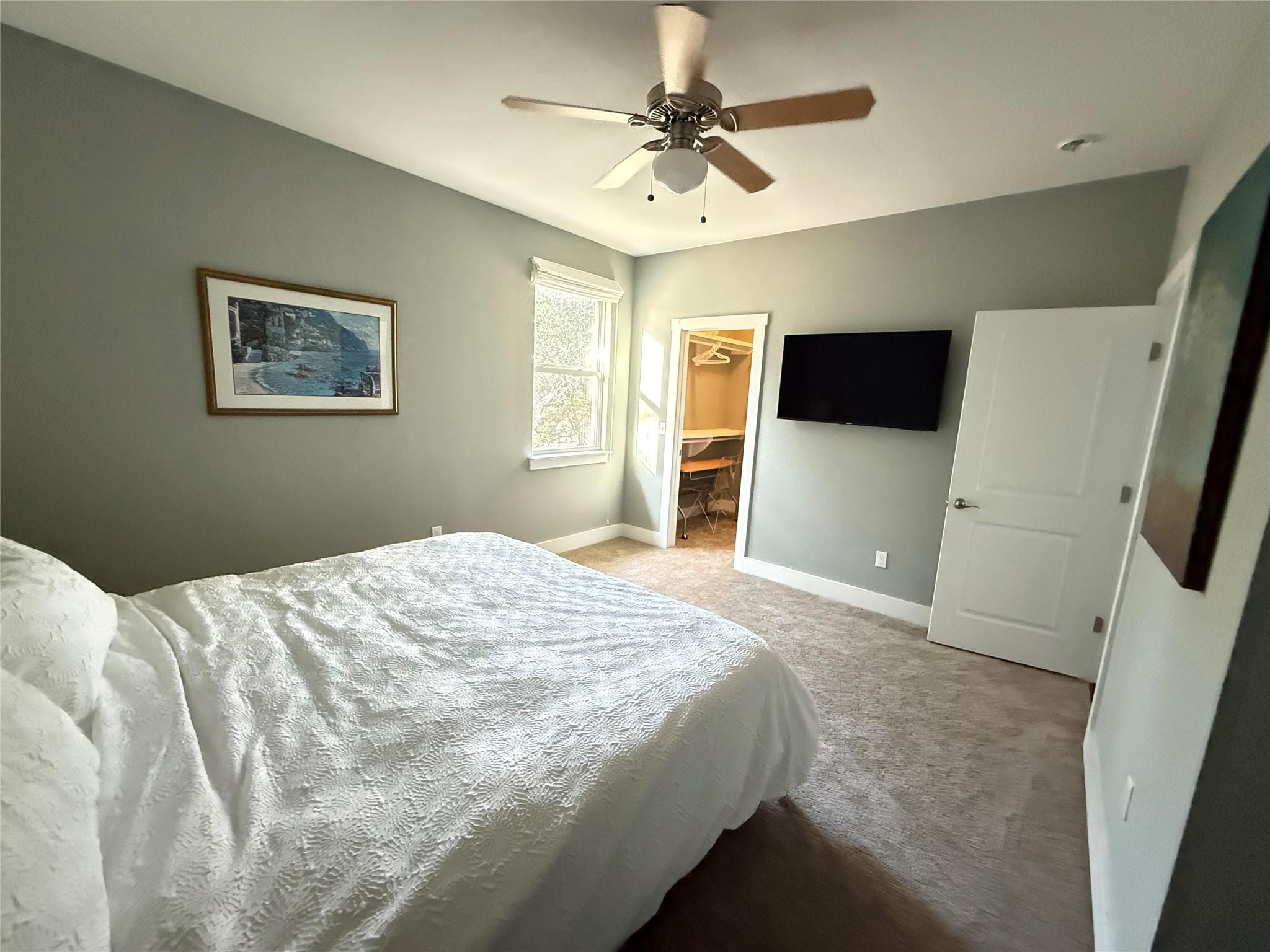 410 Summit Ridge Dr N, Point Venture, TX 78645