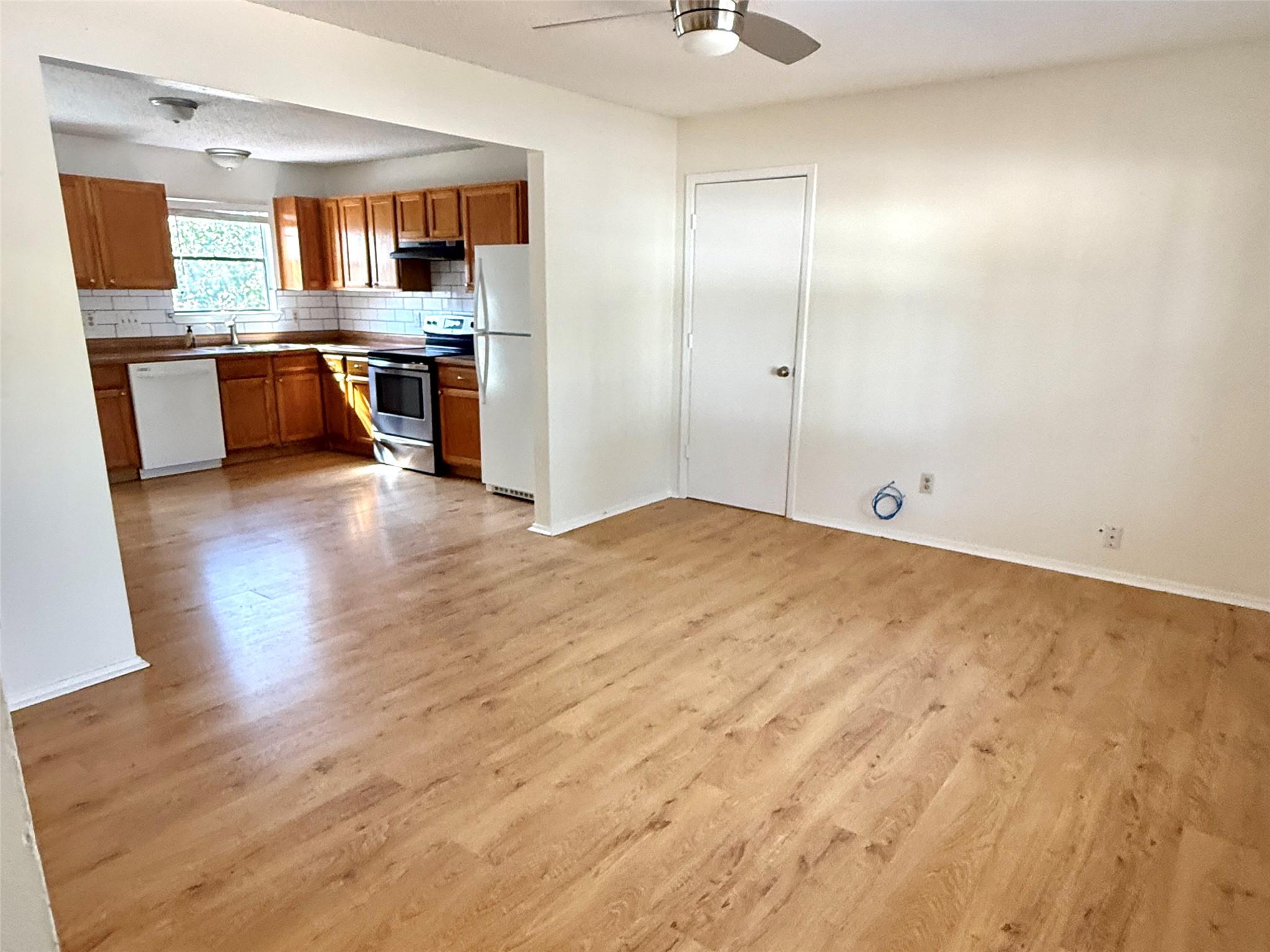 15205 Cavalier Canyon Dr # B, Lakeway, TX 78734