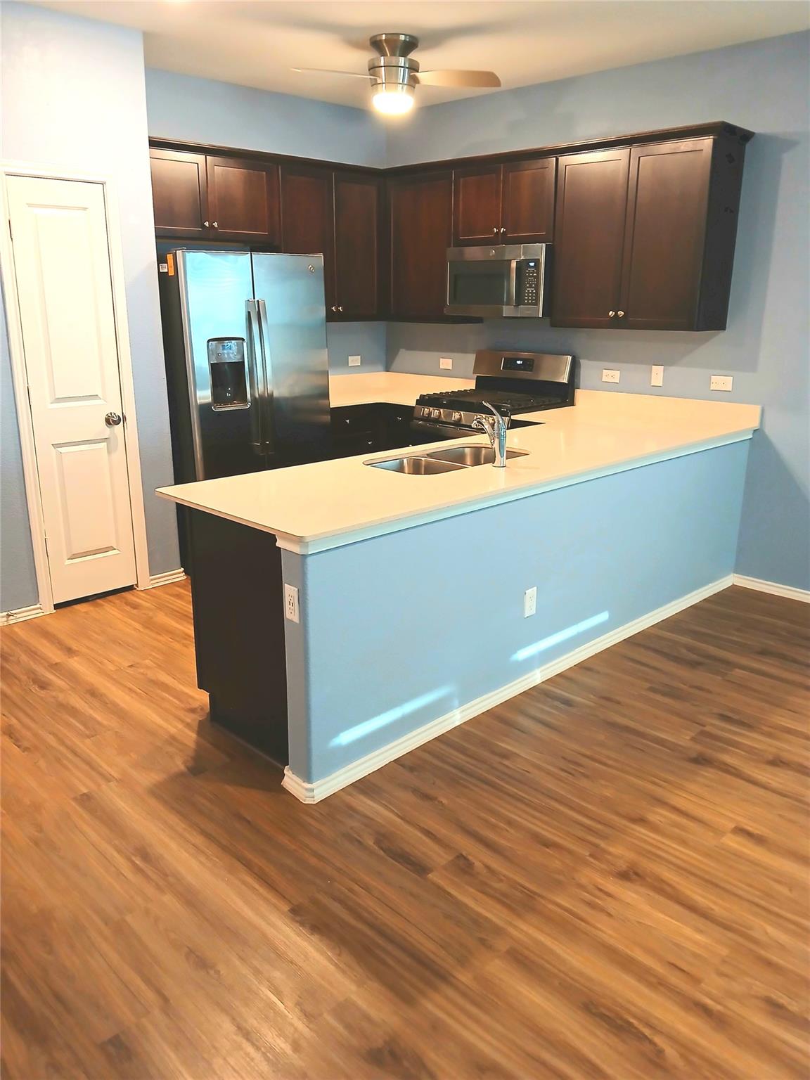 504 Gabriels Bluff Dr, Georgetown, TX 78626