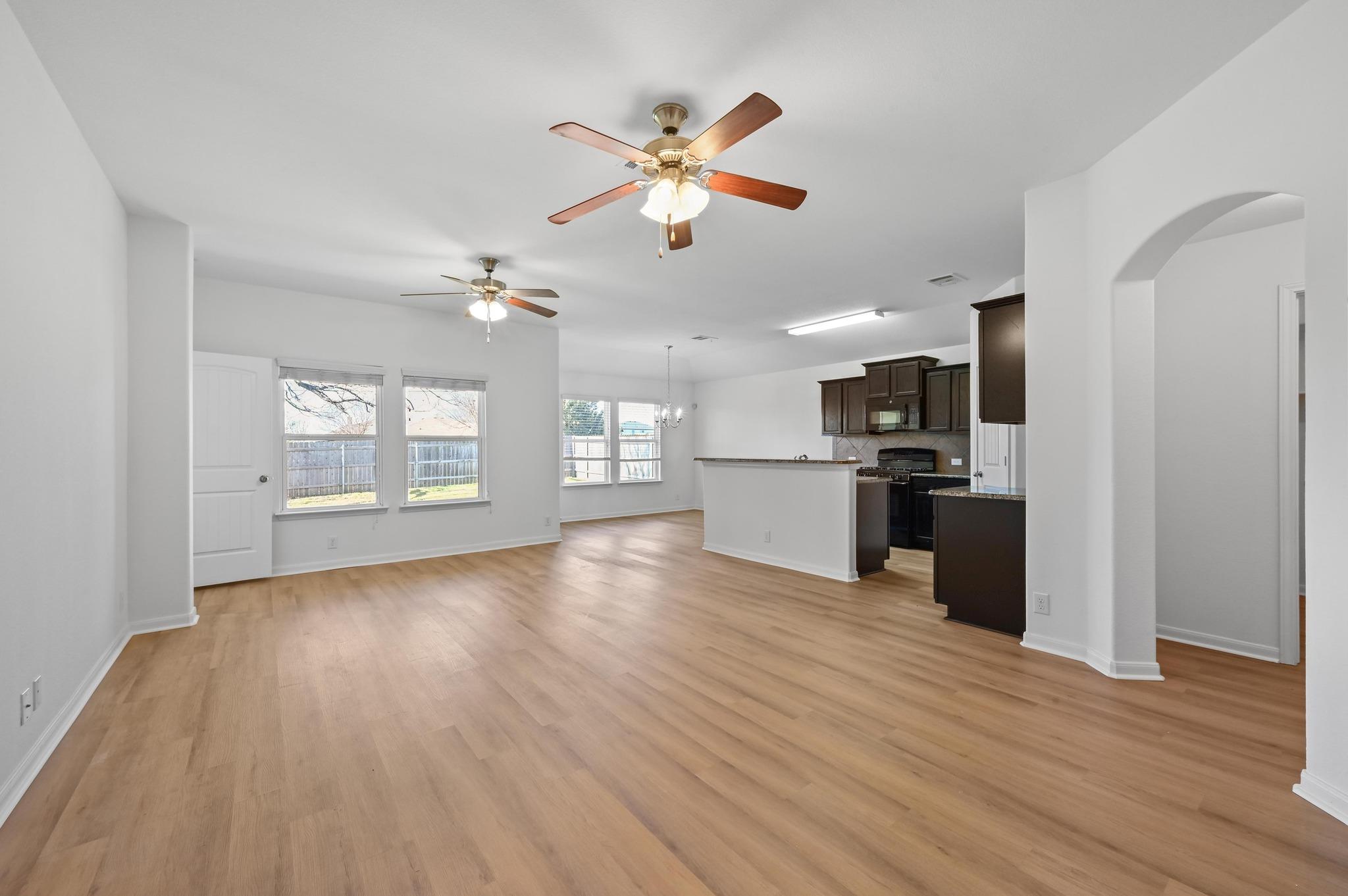 114 Stewart Dr, Hutto, TX 78634