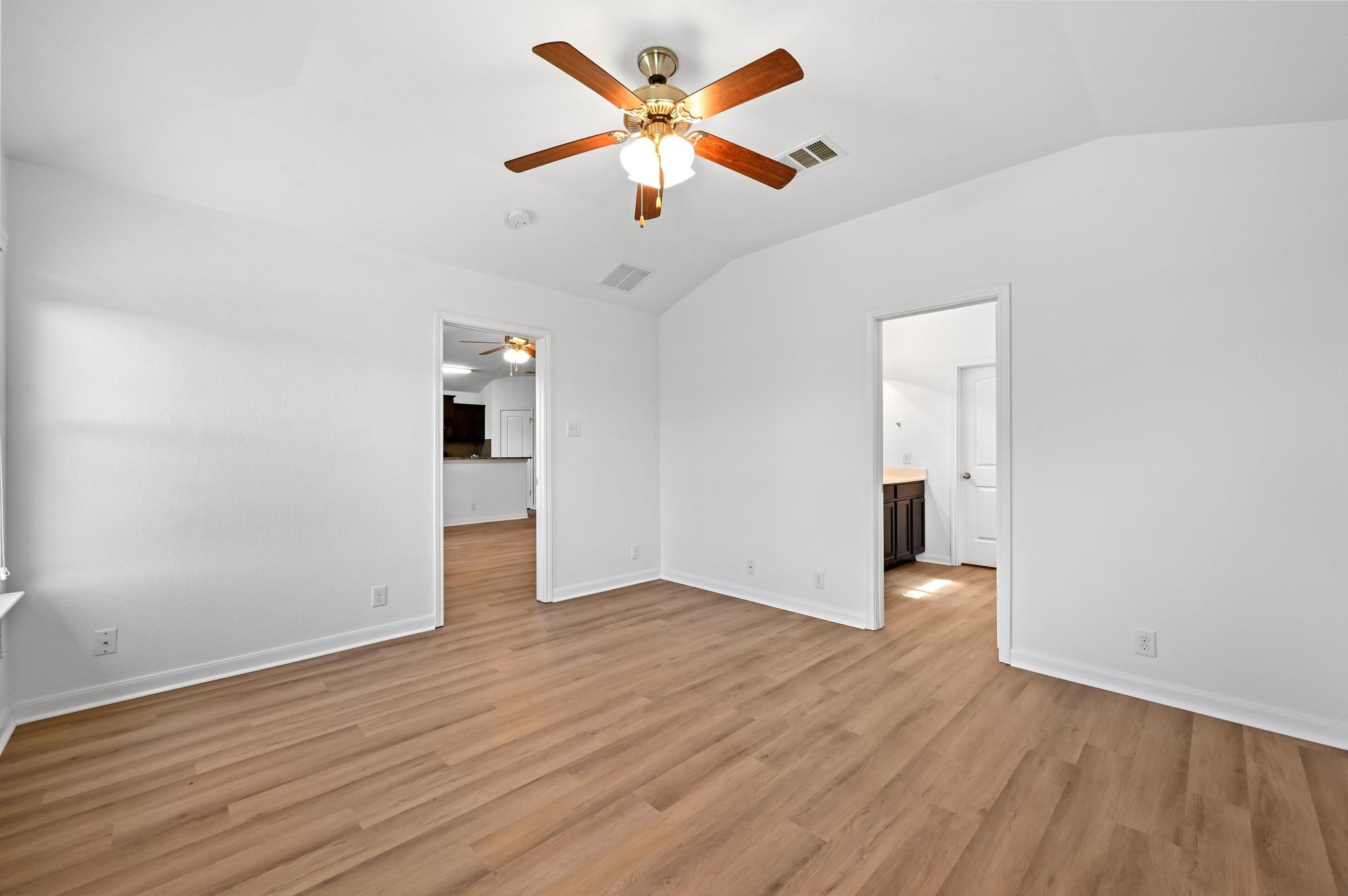 114 Stewart Dr, Hutto, TX 78634