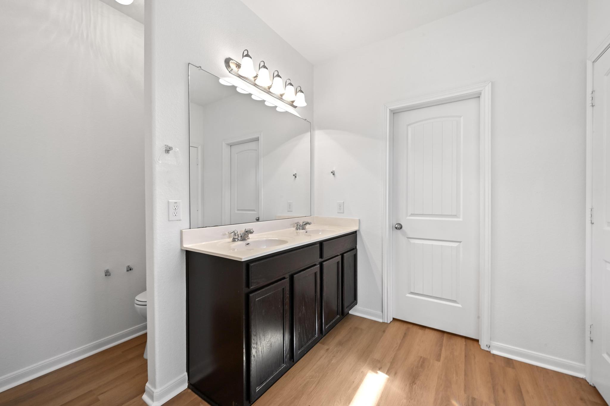 114 Stewart Dr, Hutto, TX 78634