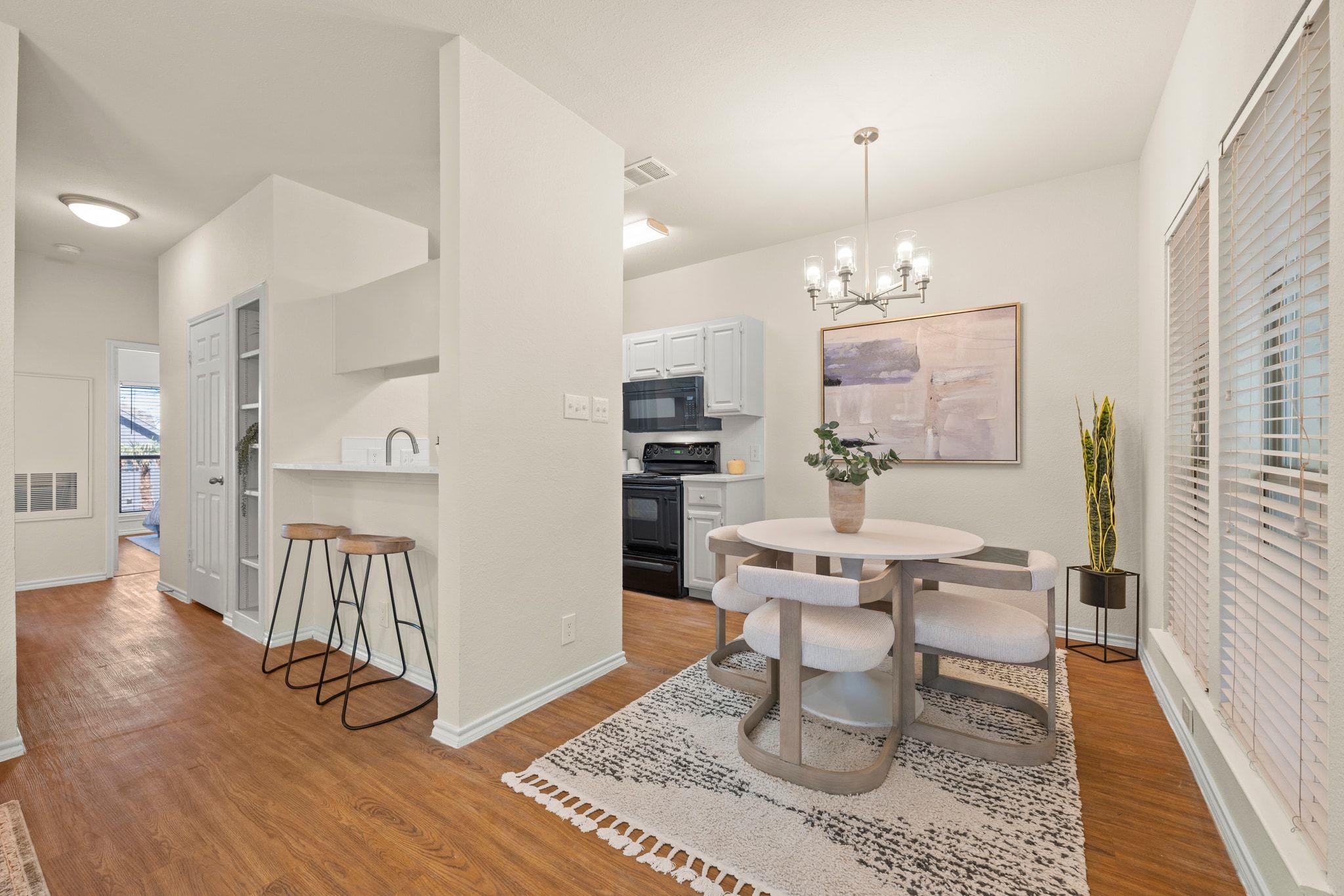 914 W 26th St # 202, Austin, TX 78705