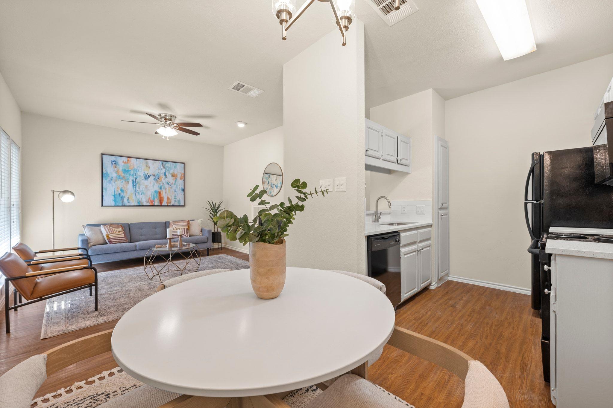 914 W 26th St # 202, Austin, TX 78705