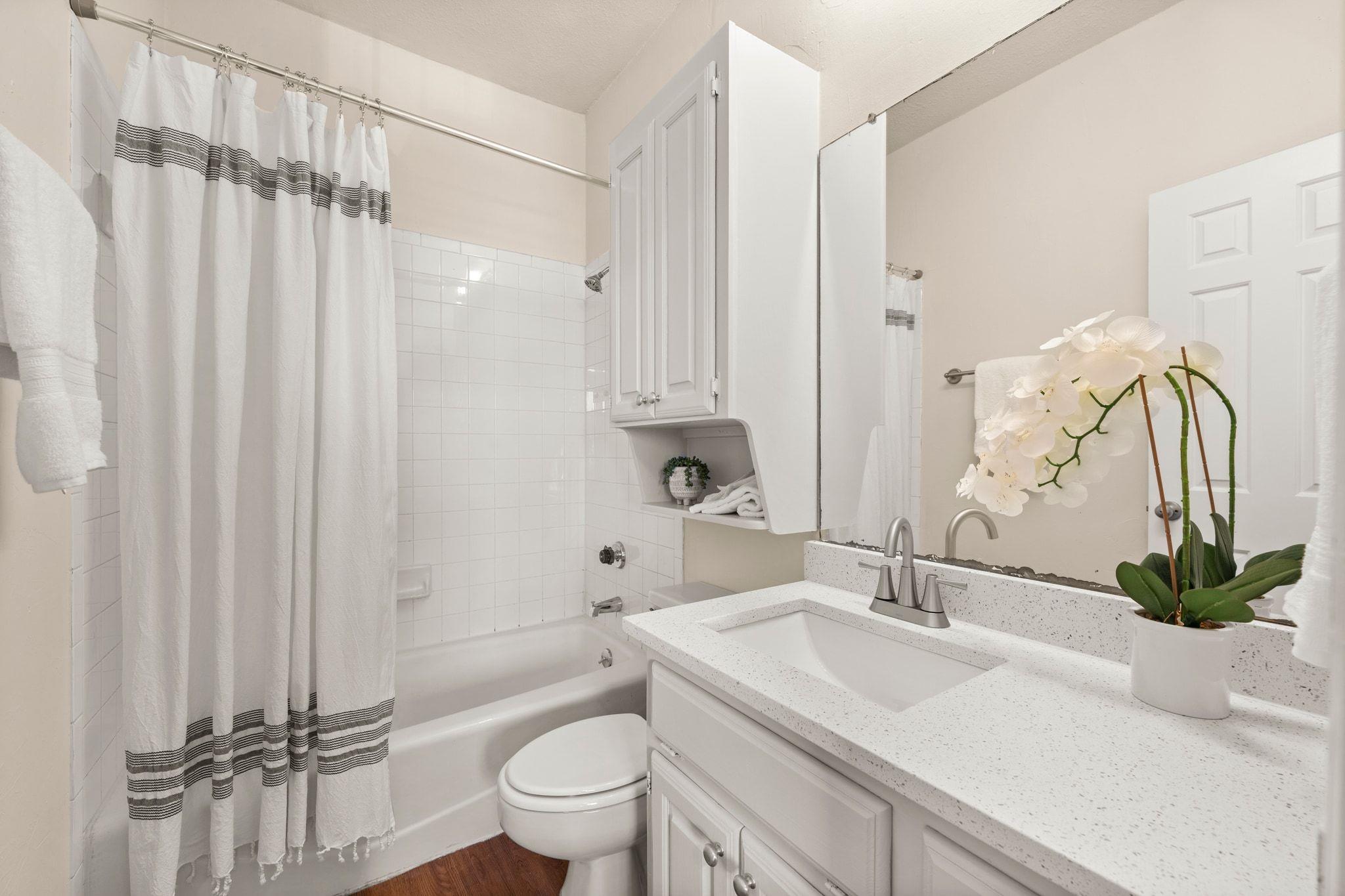 914 W 26th St # 202, Austin, TX 78705