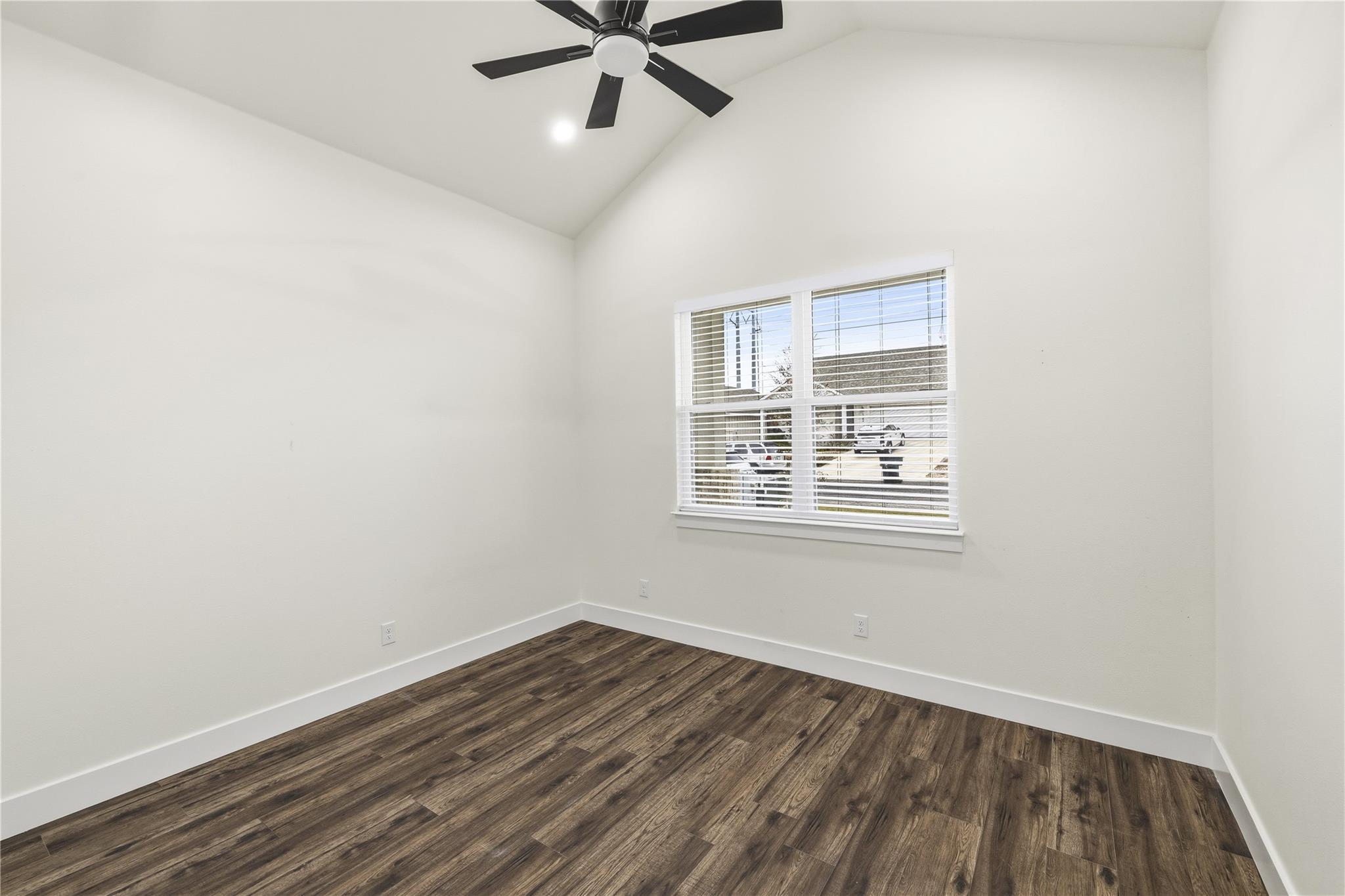 121 Feather Way, Fredericksburg, TX 78624