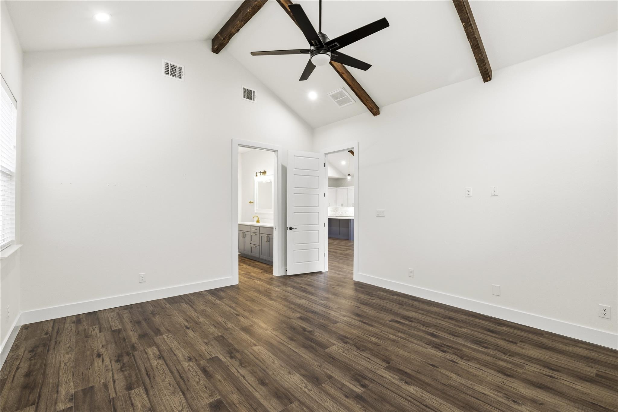 121 Feather Way, Fredericksburg, TX 78624