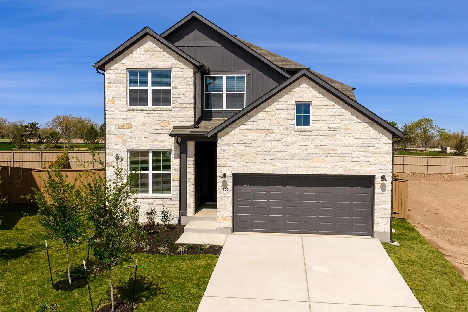 227 Kingswood Dr, Bastrop, TX 78602