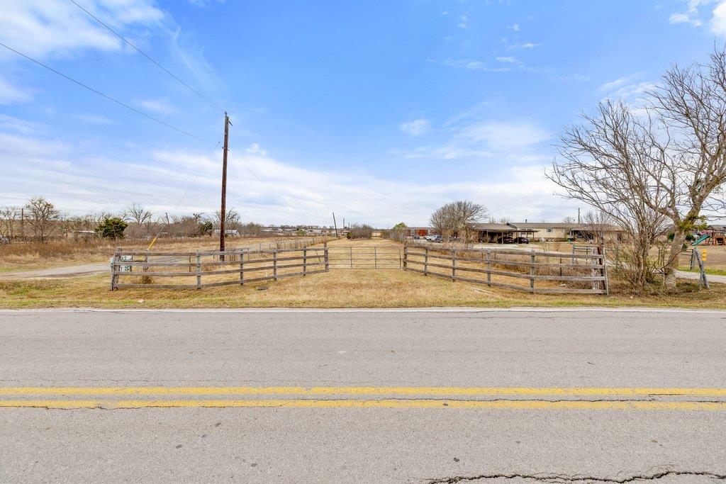 20646 Cameron Rd, Coupland, TX 78615