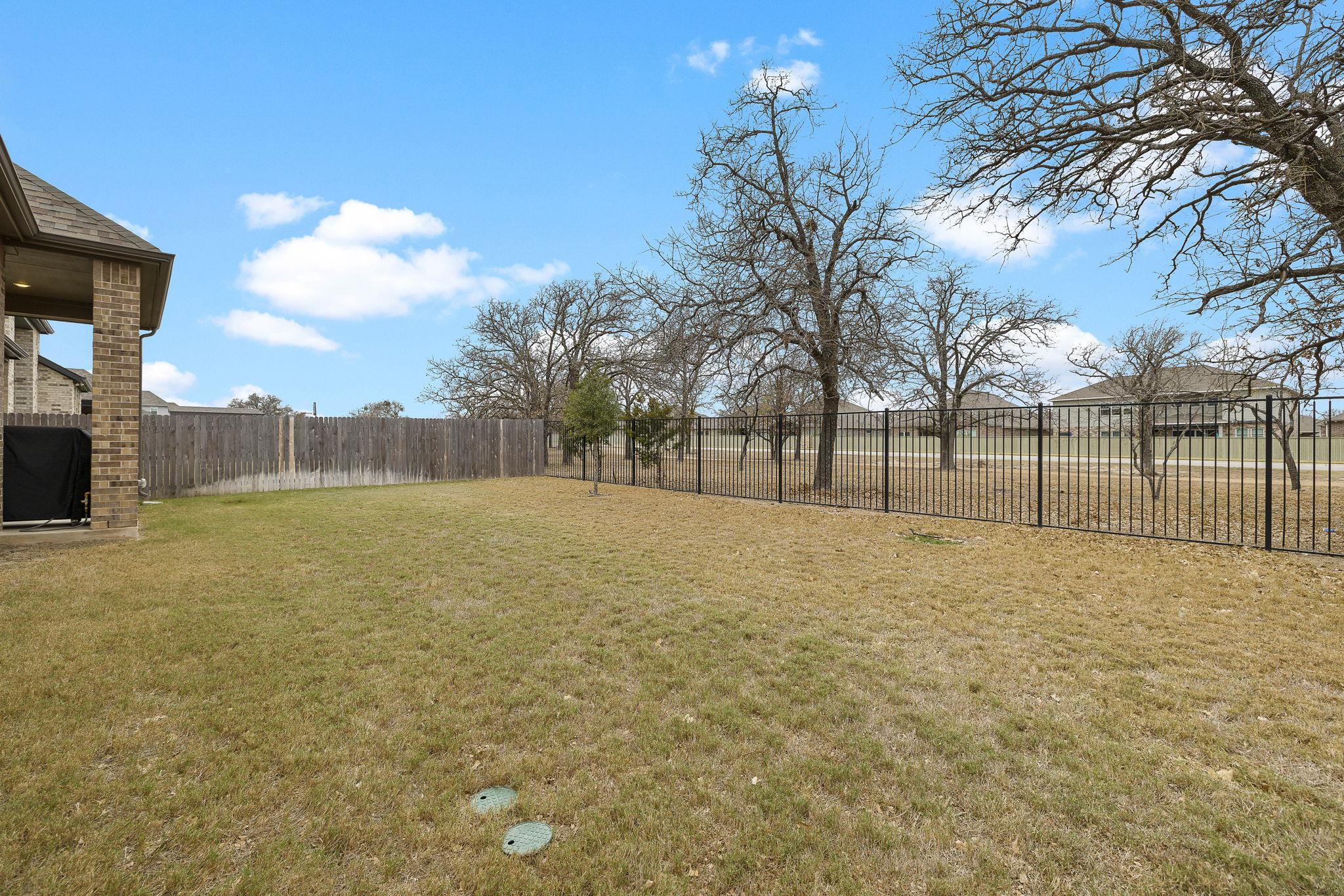 412 Great Lawn Bnd, Liberty Hill, TX 78642